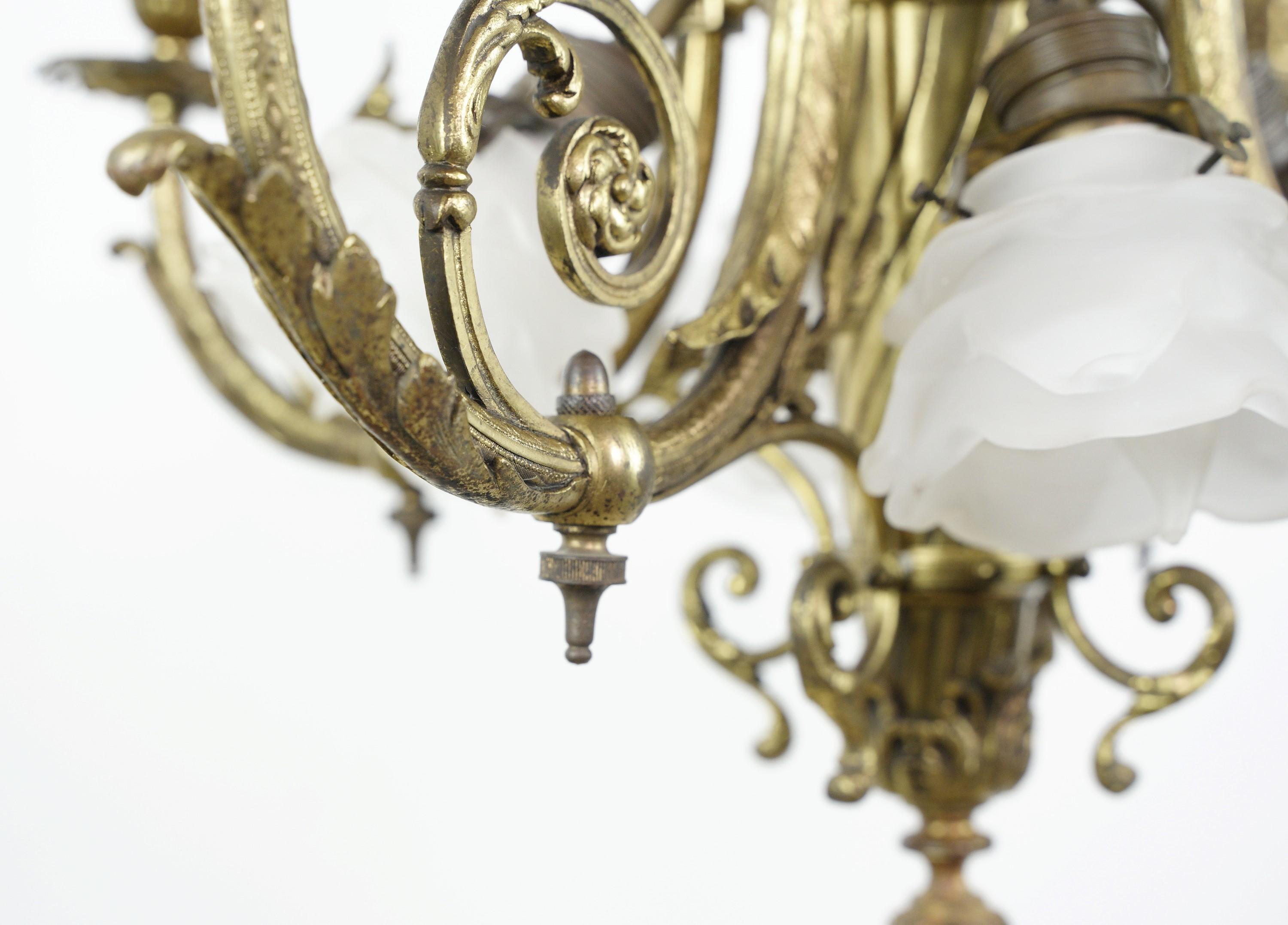 French 8 Light Brass Floral Chandelier Frosted Shades In Good Condition In New York, NY