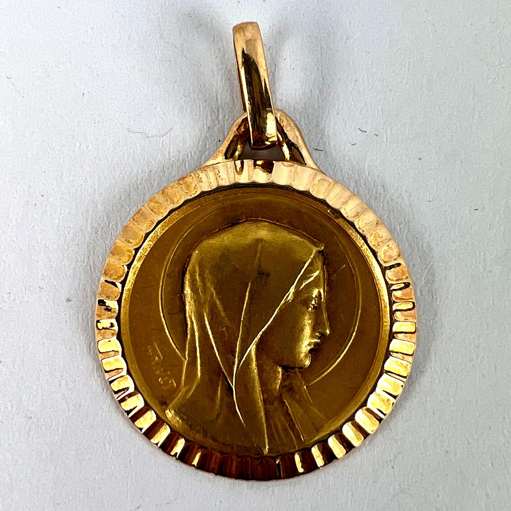 French A Rivet Virgin Mary 18K Yellow Gold Religious Medal Pendant For Sale 6