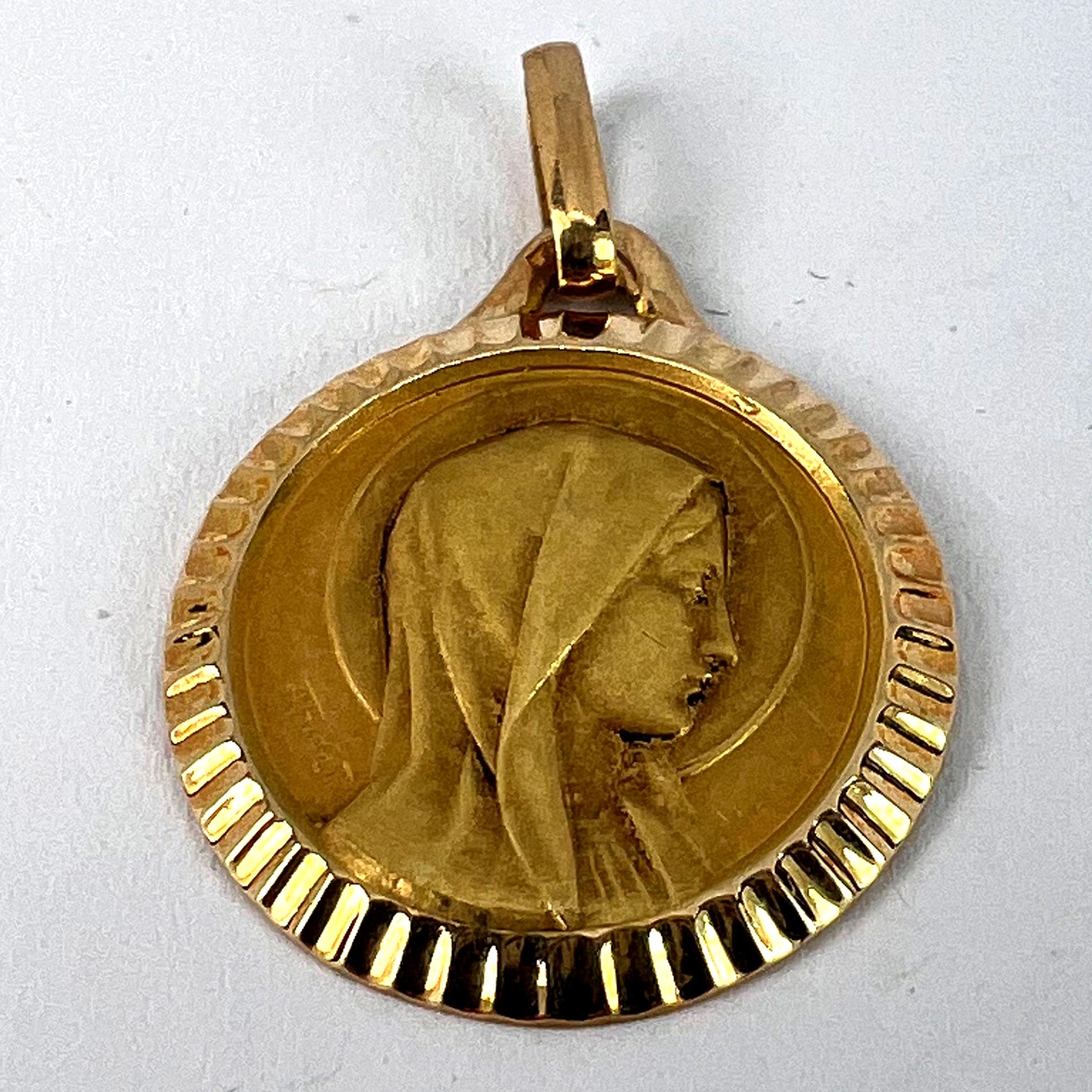 French A Rivet Virgin Mary 18K Yellow Gold Religious Medal Pendant For Sale 7