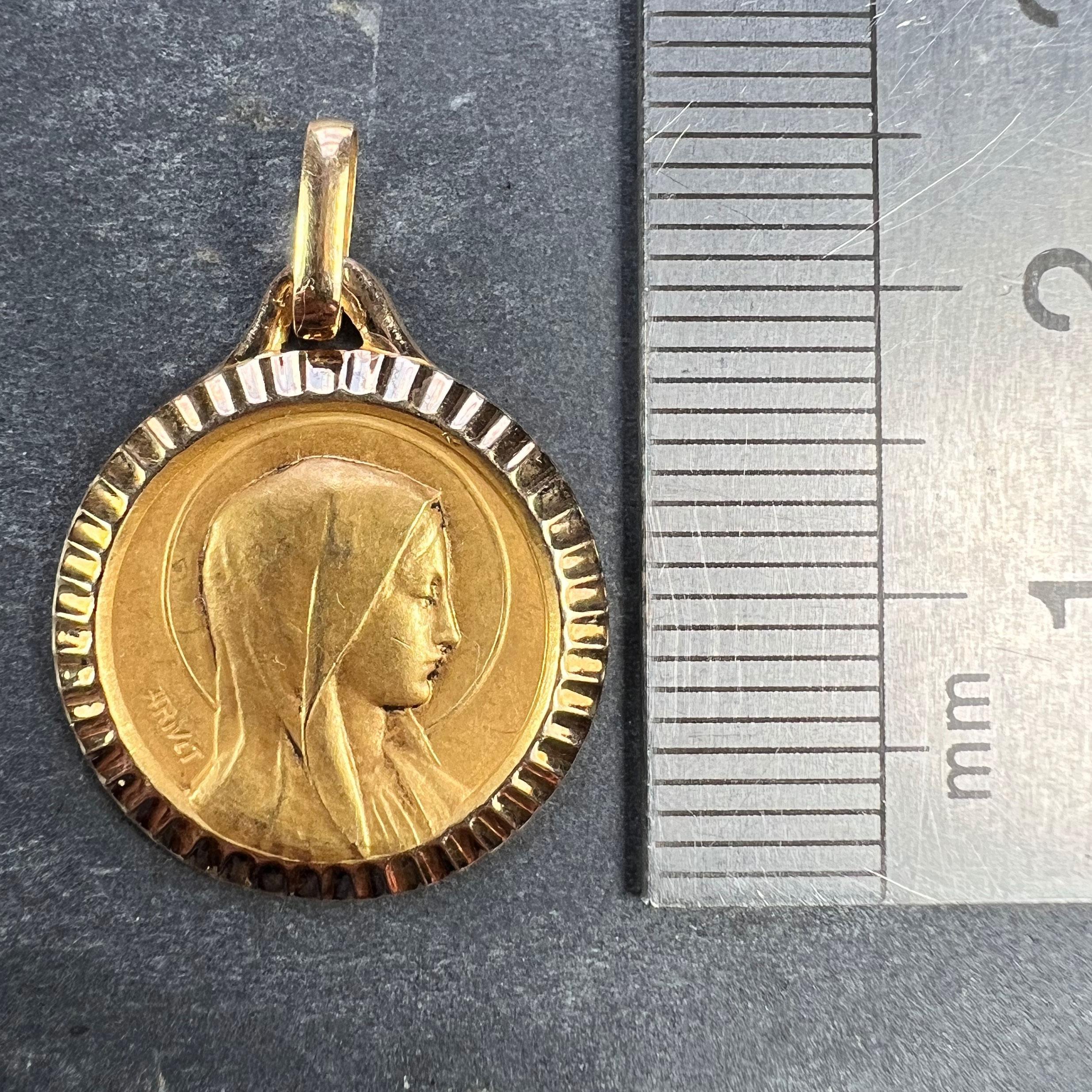 French A Rivet Virgin Mary 18K Yellow Gold Religious Medal Pendant For Sale 4