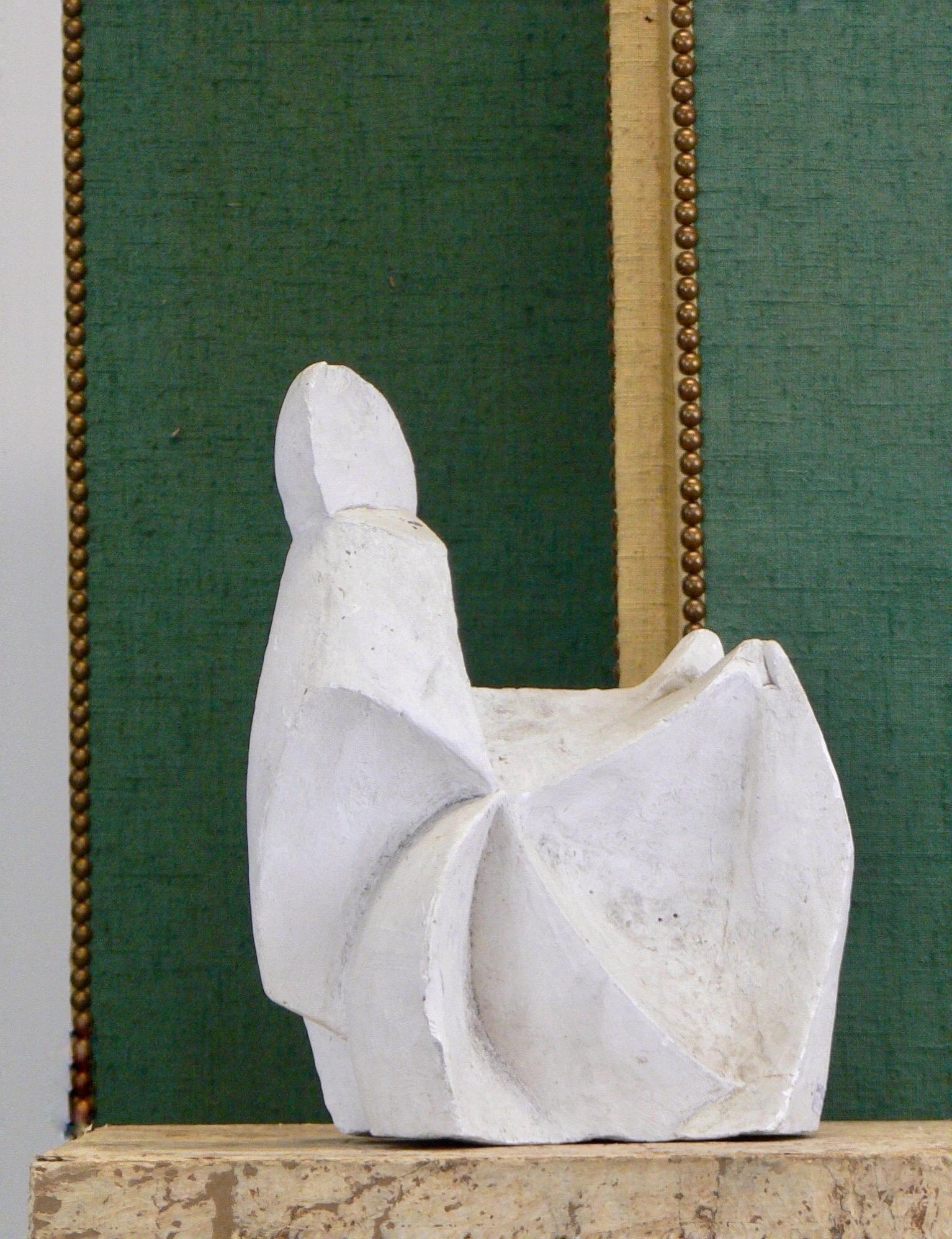 French abstract plaster sculpture - 1950. In Fair Condition For Sale In SOTTEVILLE-LÈS-ROUEN, FR