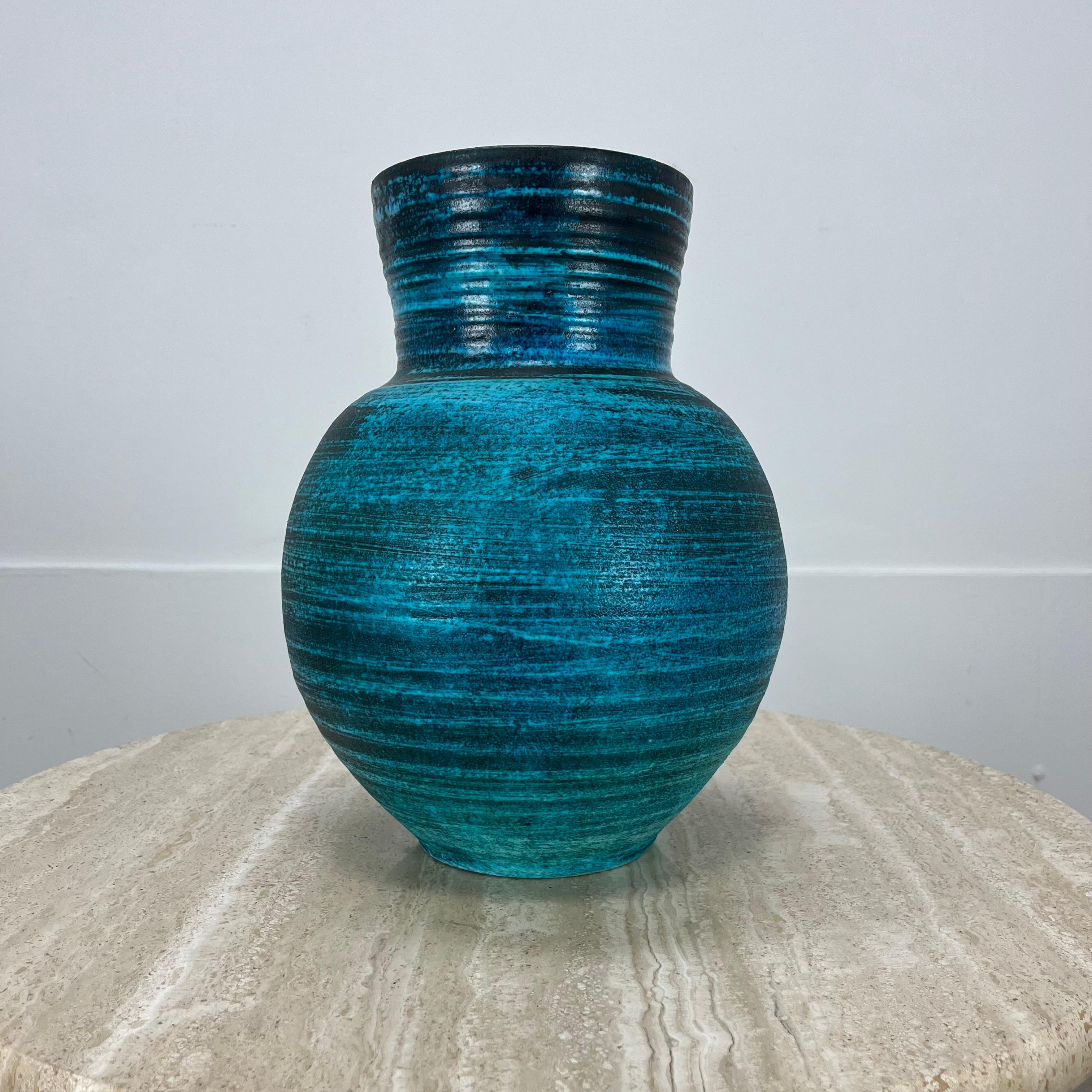 Vaso in ceramica francese Accolay, blu Gauloise, anni '60 in vendita 3