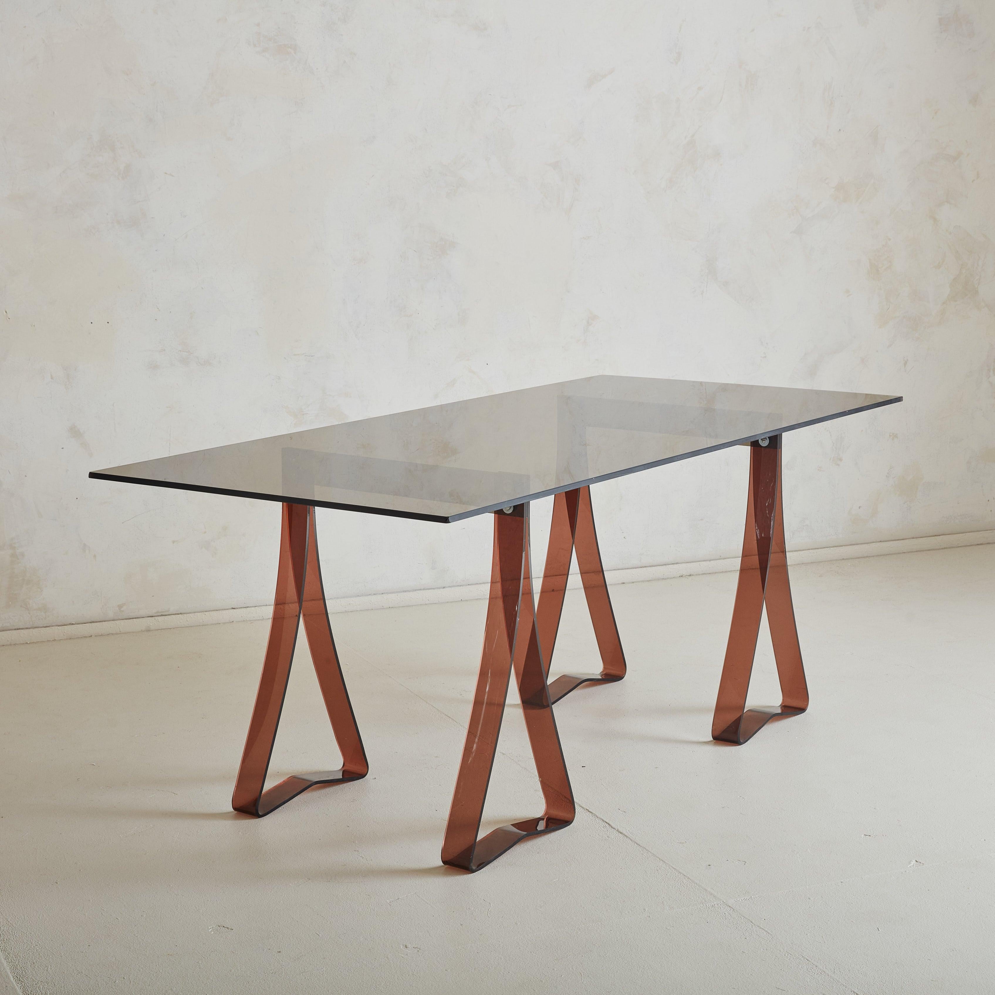 Schreibtisch aus Acryl + Glas, Michel Dumas zugeschrieben, 1970er Jahre (Moderne)