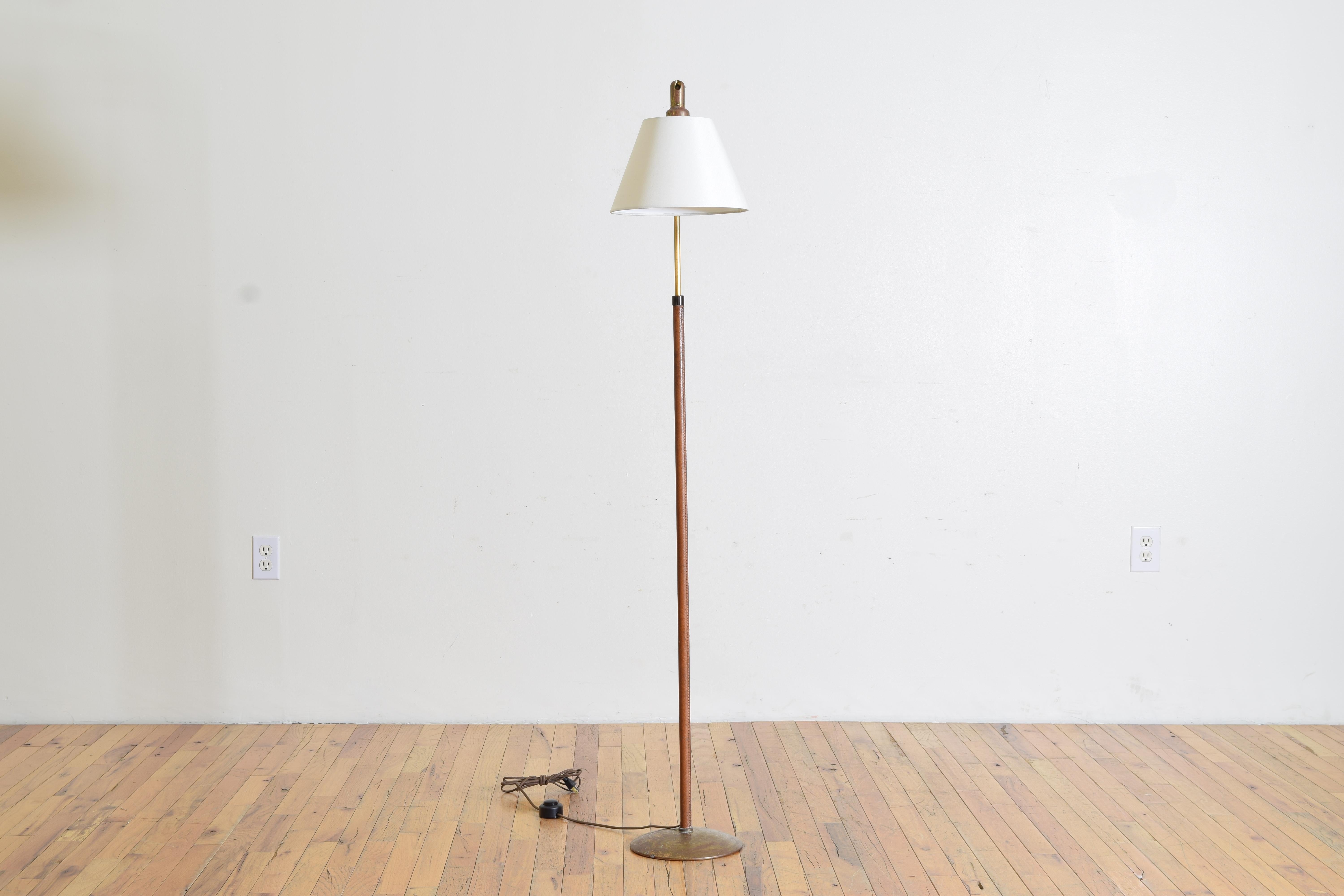 French Adjustable Brass and Leather Reading Floor Lamp, circa 1960 In Good Condition For Sale In Atlanta, GA