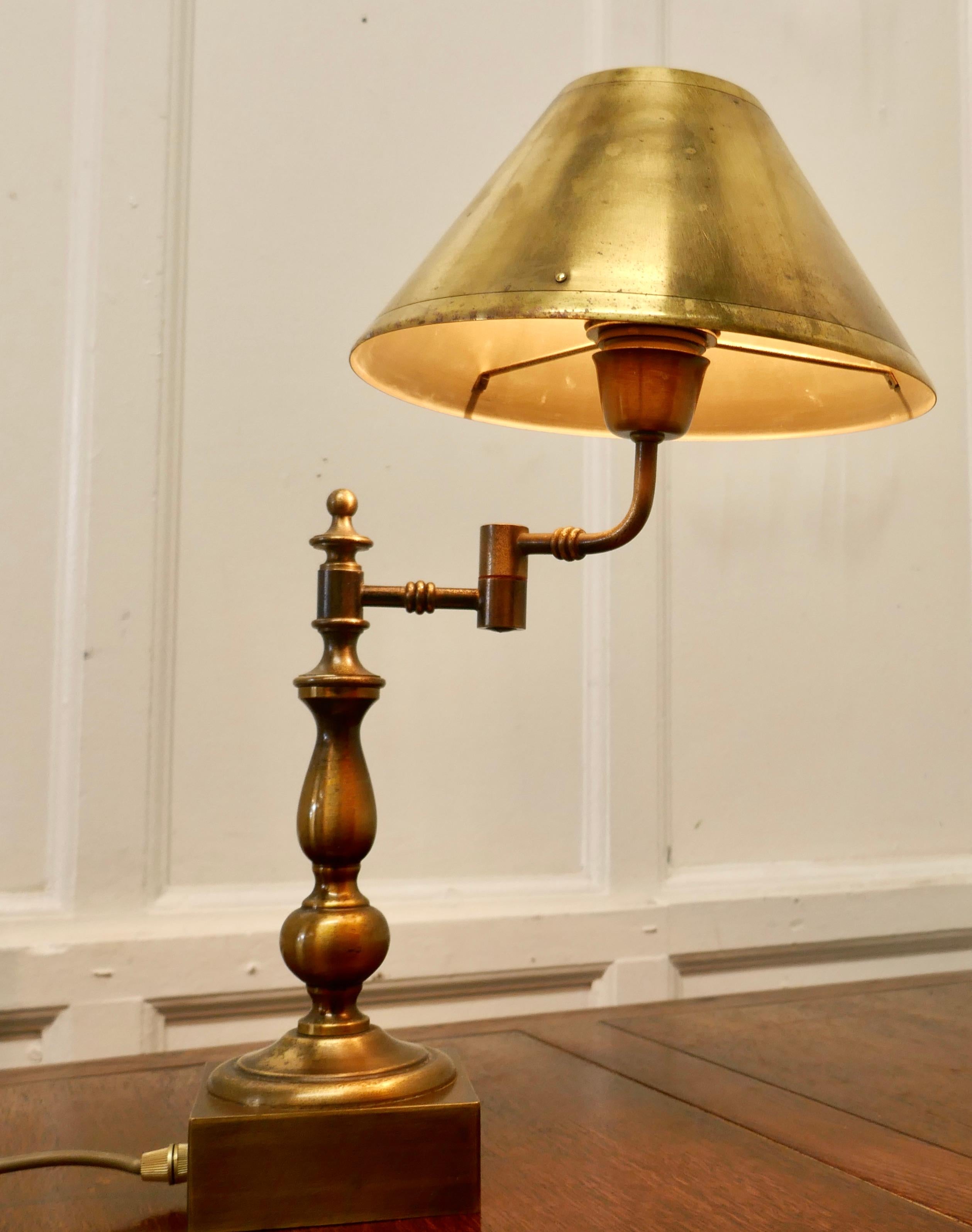 French Adjustable Brass Desk Lamp In Good Condition For Sale In Chillerton, Isle of Wight