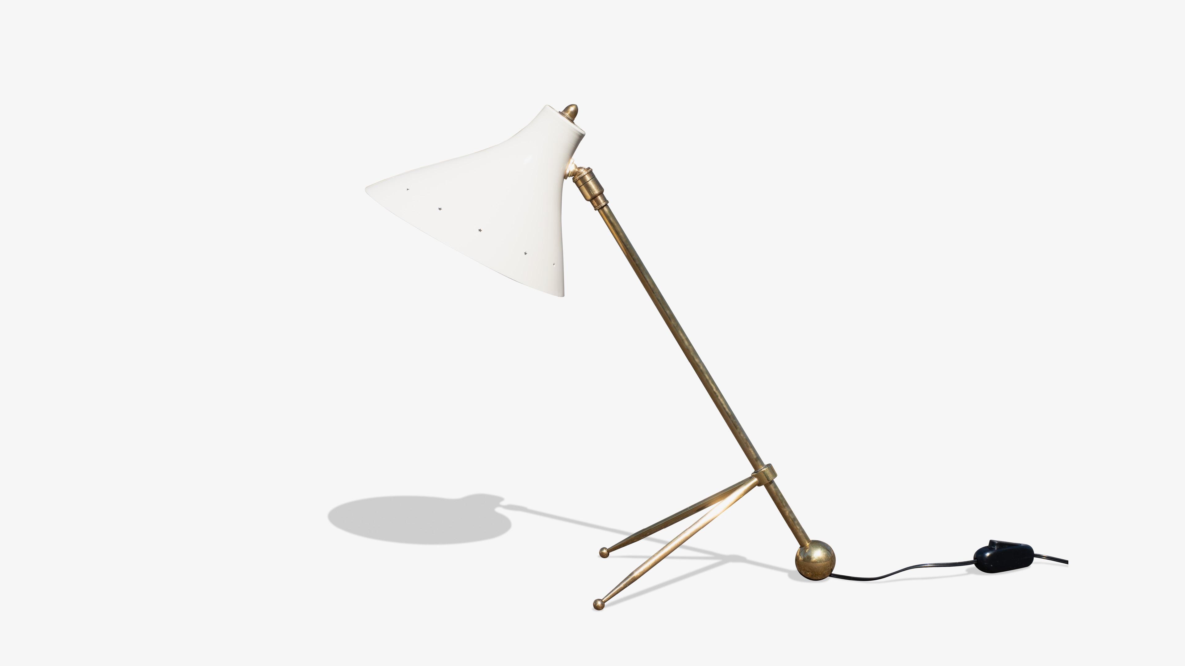 tripod table lamps