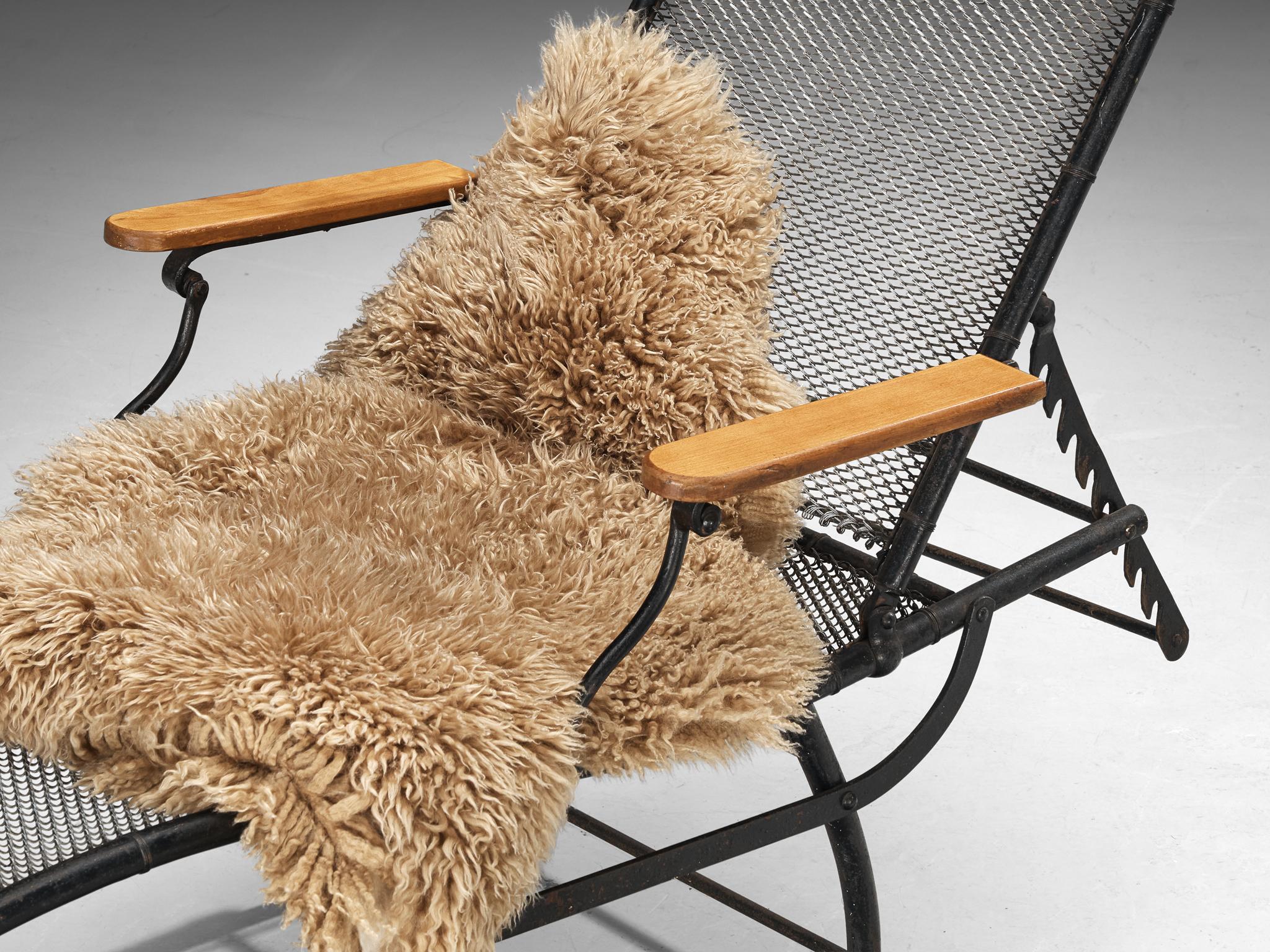 French Adjustable Chaise Longue in Black Iron and Wood For Sale 1