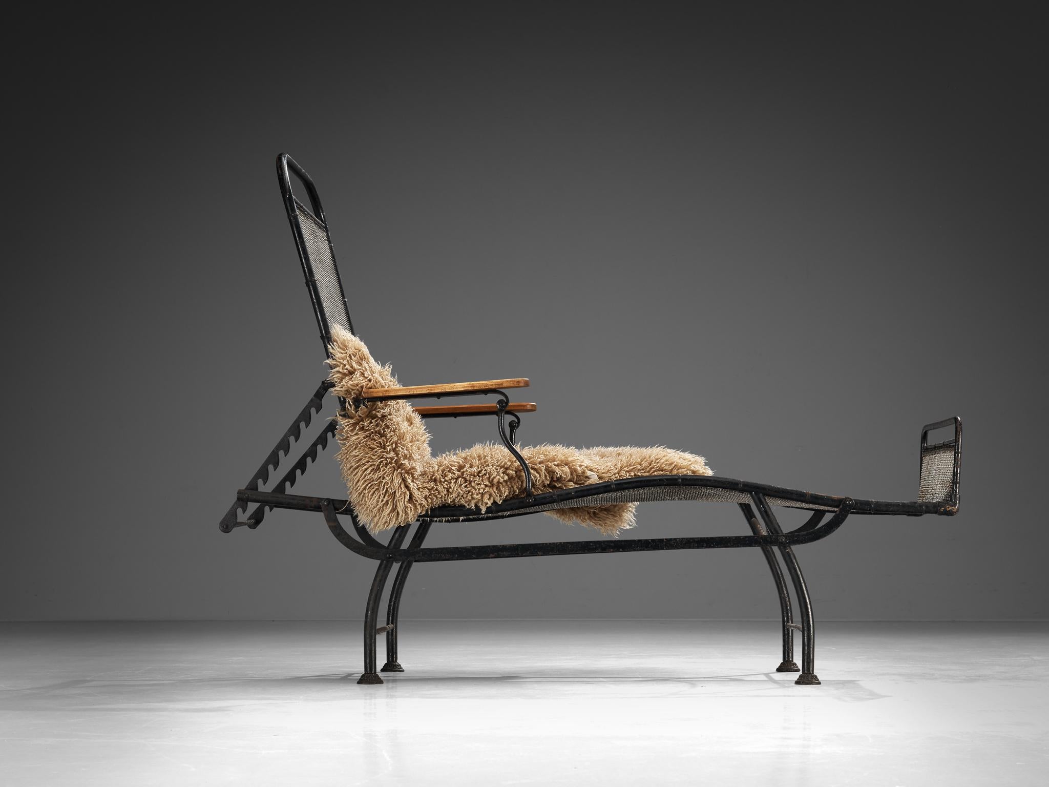 French Adjustable Chaise Longue in Black Iron and Wood For Sale 3