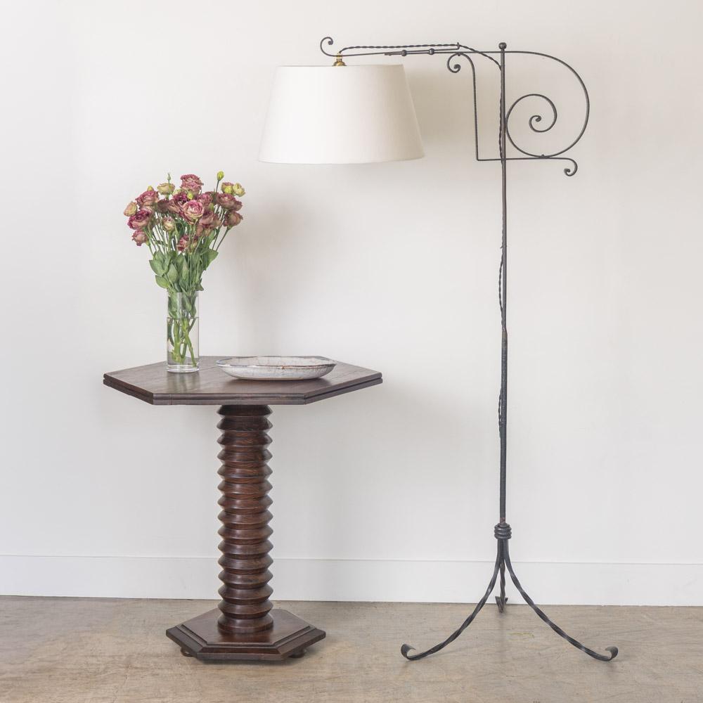 French Adjustable Iron Floor Lamp In Good Condition For Sale In Los Angeles, CA
