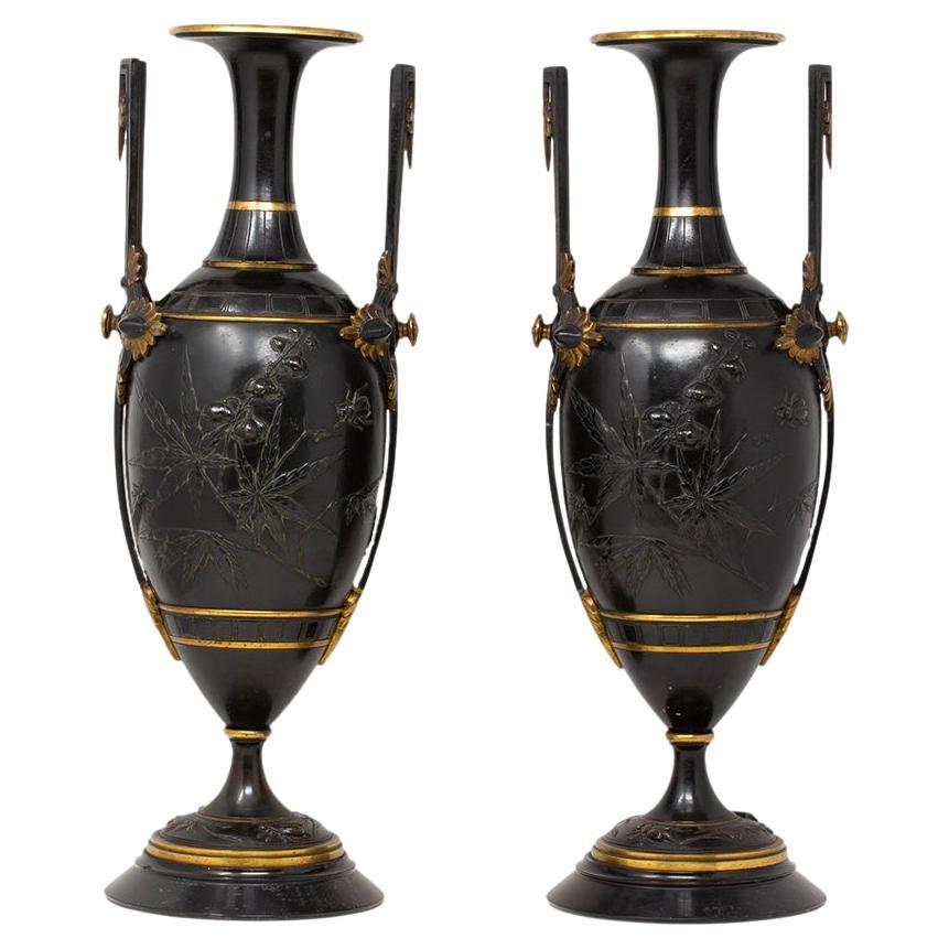 Vases en bronze de l'Aesthetic Movement français