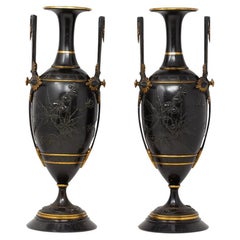 Vases en bronze de l'Aesthetic Movement français