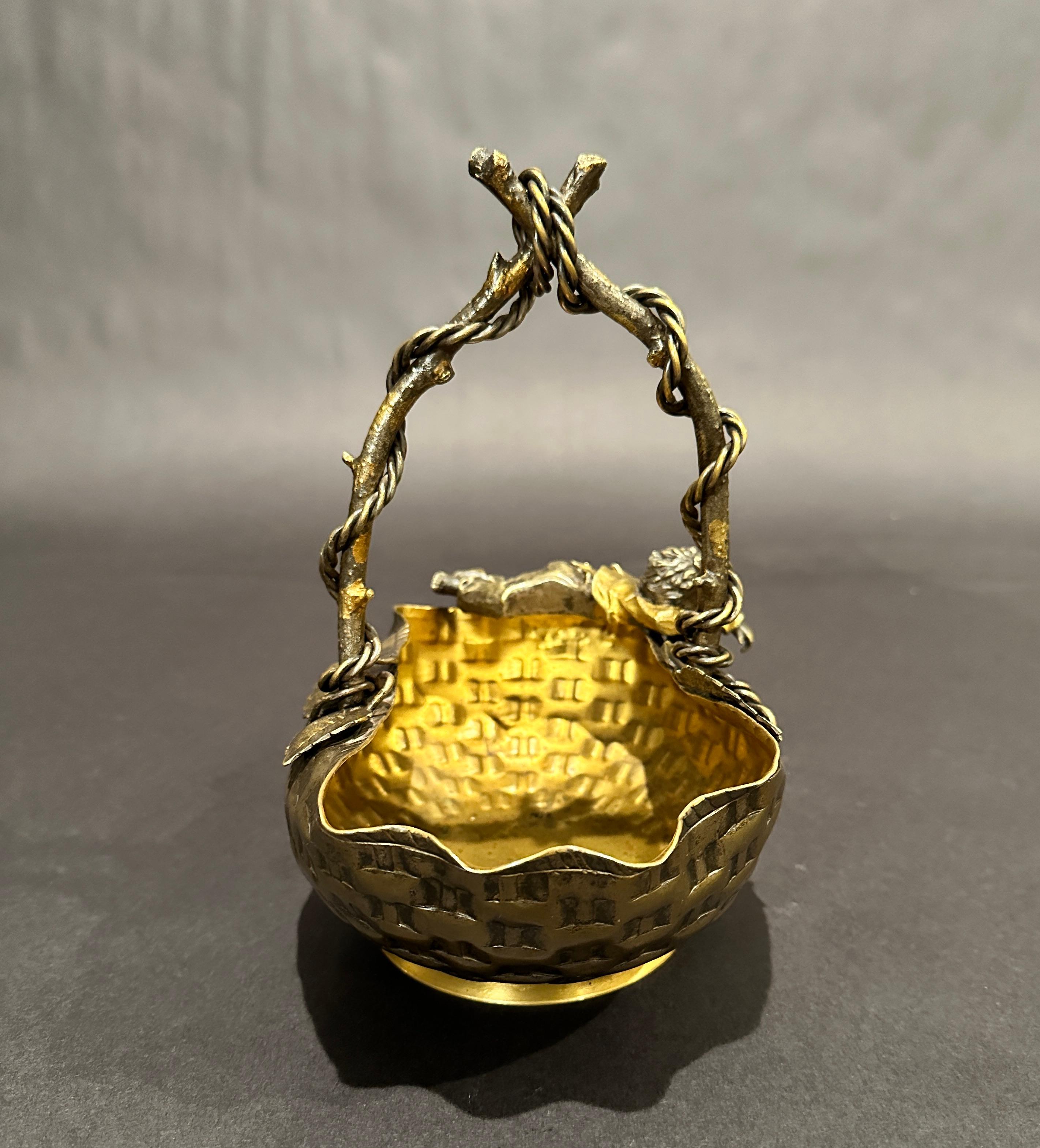 French Aesthetic Movement Patinated Bronze Figural Bowl/Basket In Good Condition For Sale In Norwood, NJ