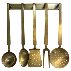 Set de cuisine en laiton vieilli à la française