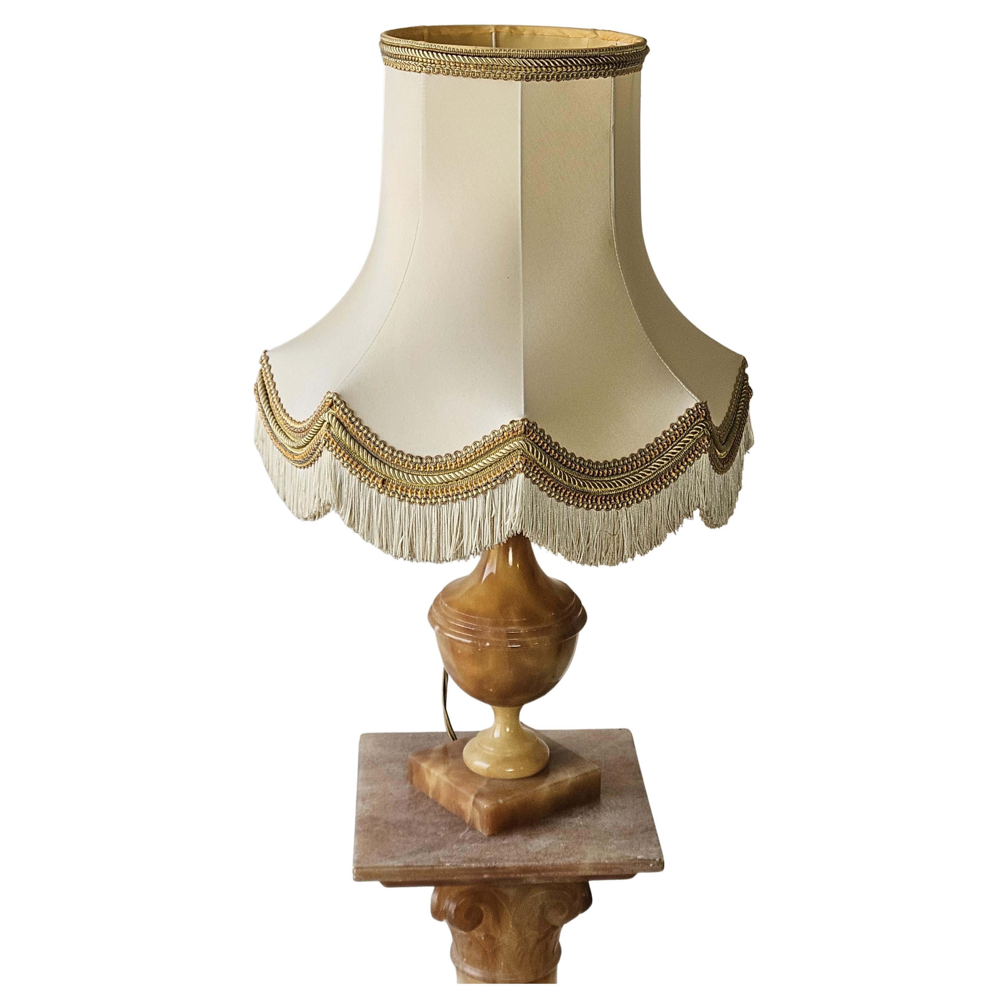 Lampada a piedistallo neoclassica in alabastro francese-Lampada a colonna-Paralume in seta-60 In condizioni buone in vendita a Bussiere Dunoise, Nouvel Aquitaine