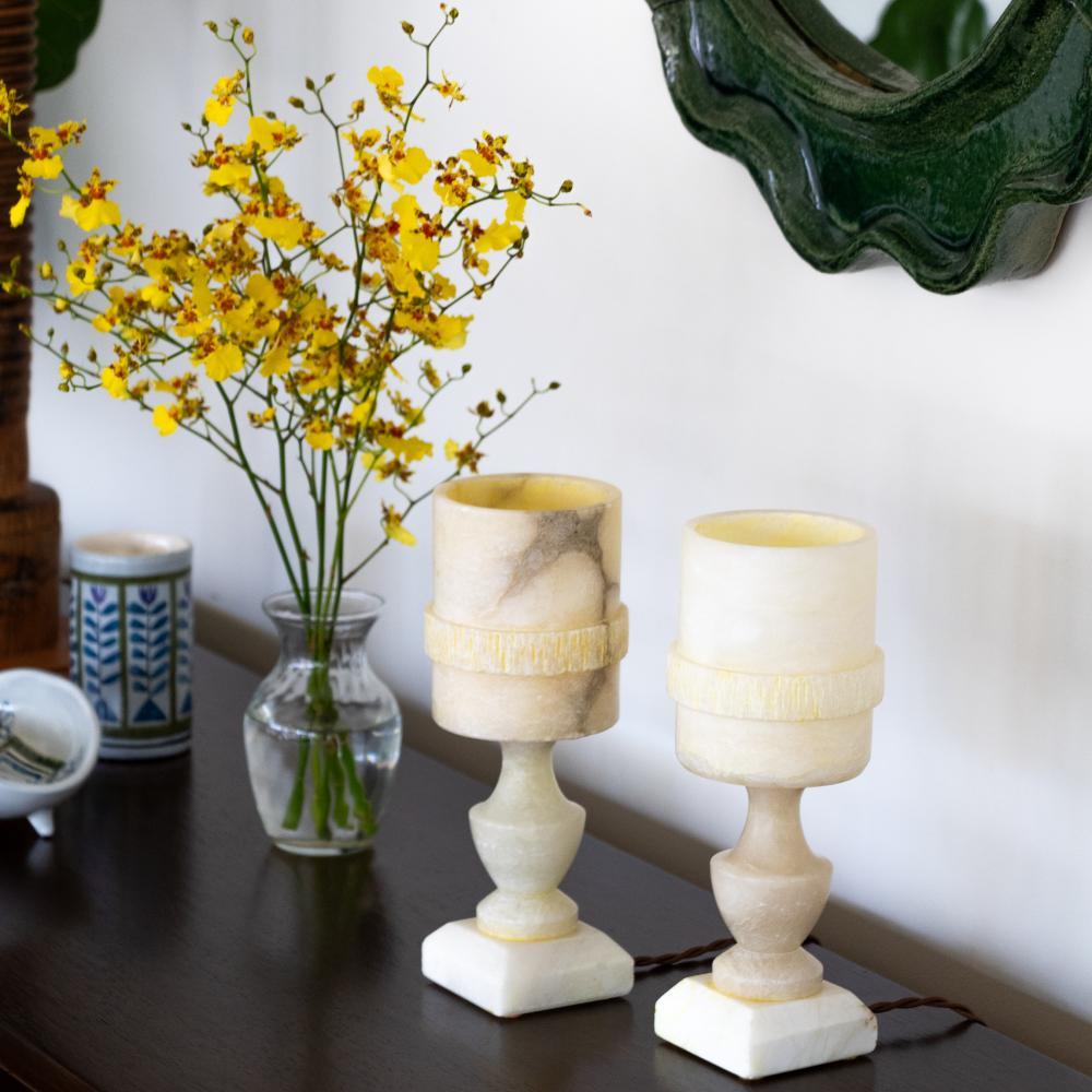 French Alabaster Table Lamp In Good Condition For Sale In Los Angeles, CA
