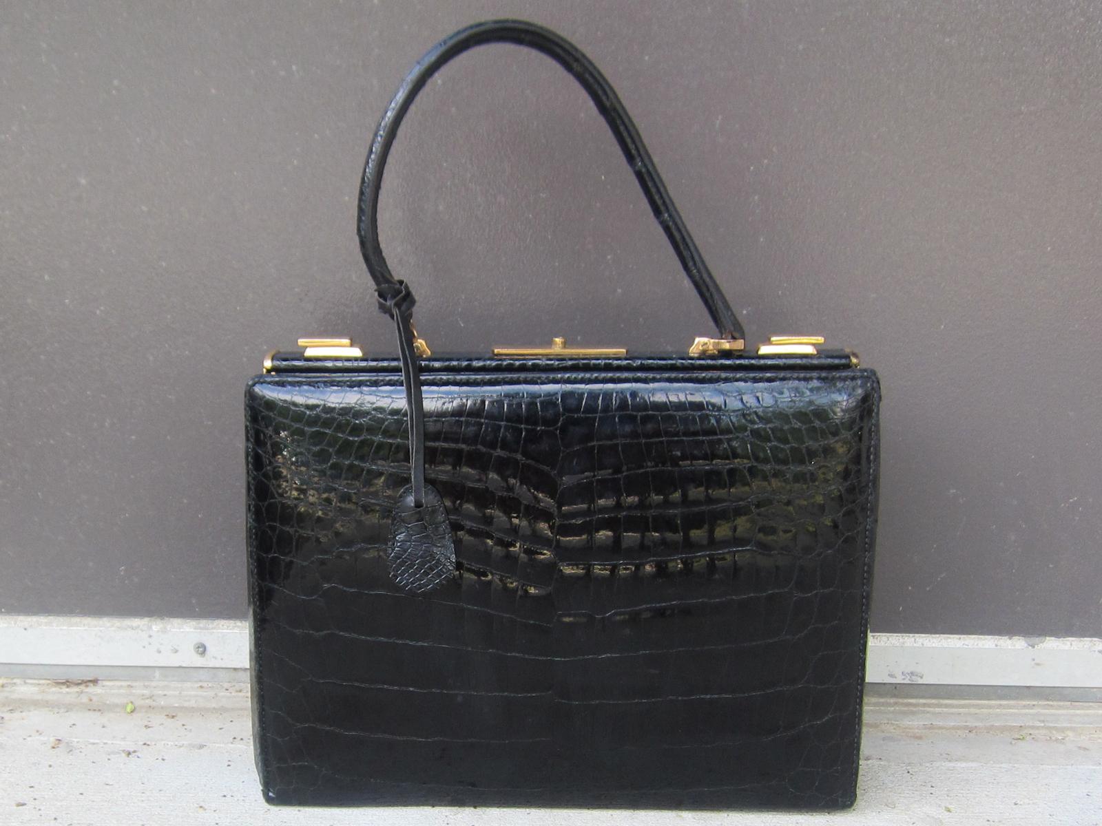 French Alligator Handbag with Interior Lock, Labeled Marque Deposse, circa 1950s In Good Condition For Sale In Atlanta, GA