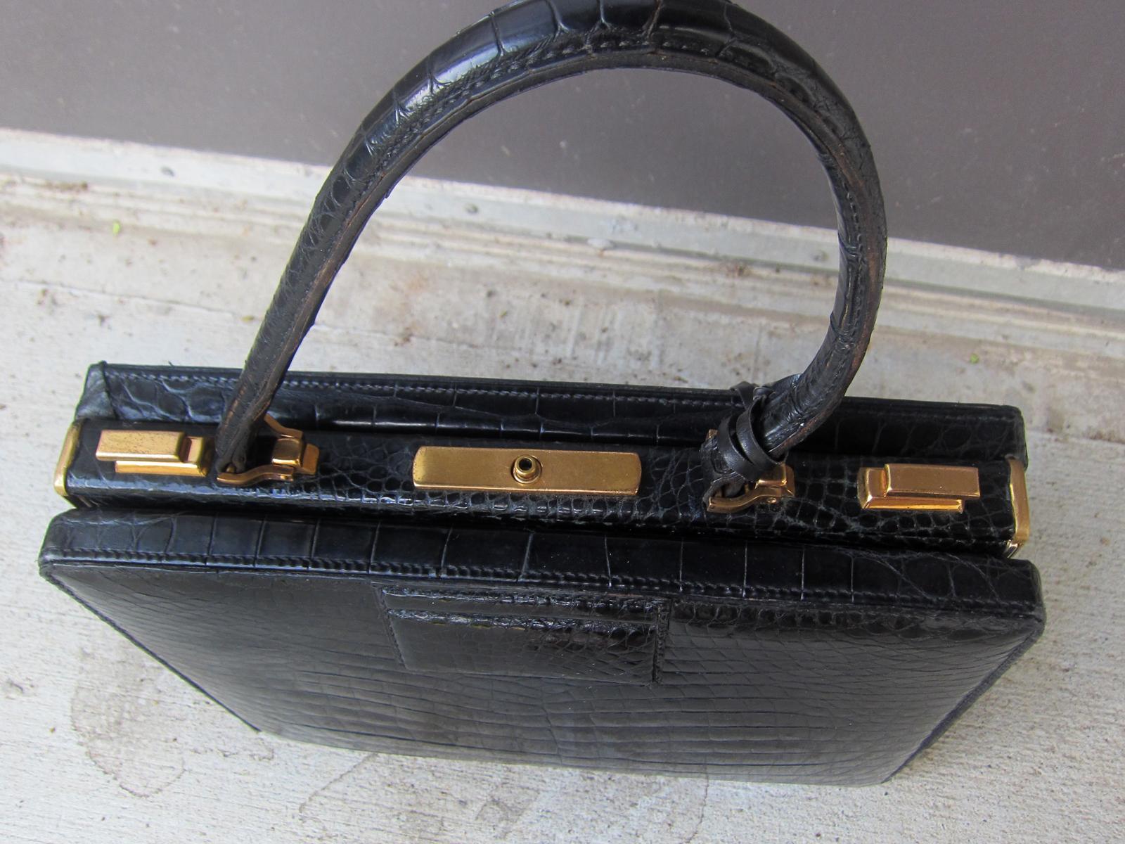 French Alligator Handbag with Interior Lock, Labeled Marque Deposse, circa 1950s For Sale 3
