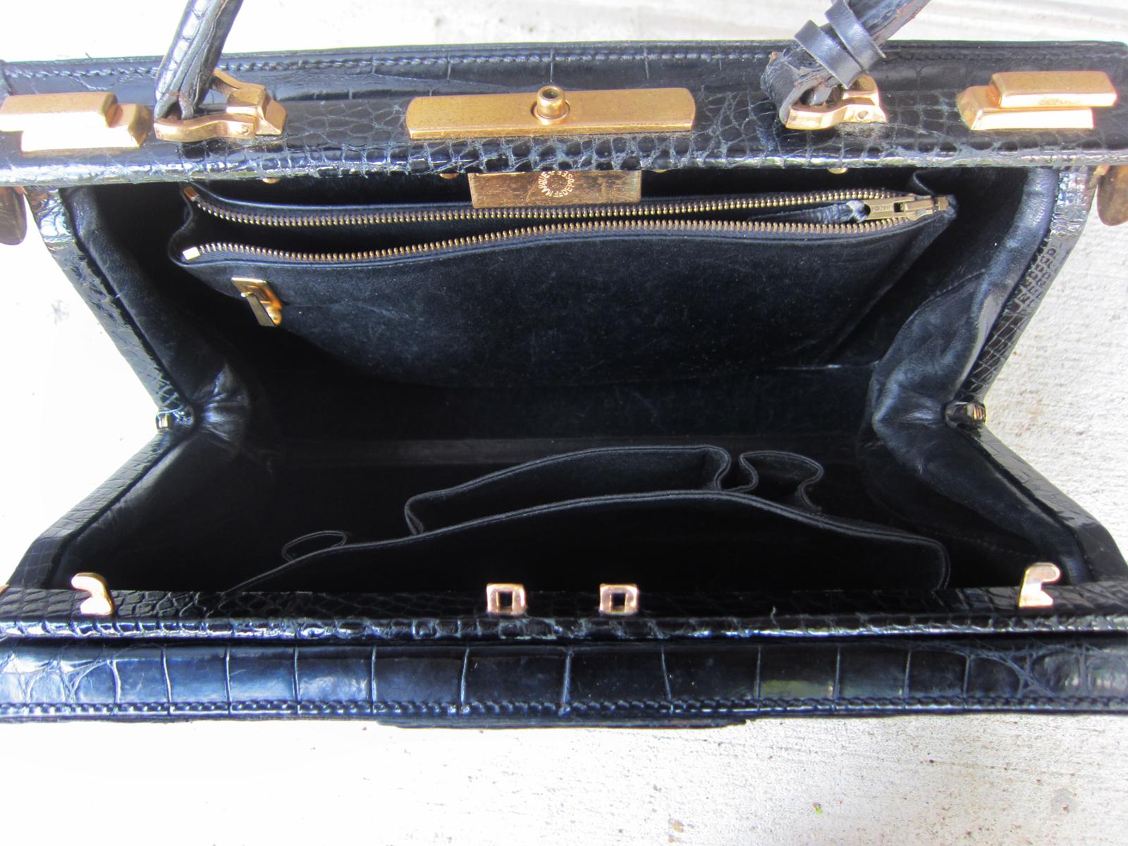French Alligator Handbag with Interior Lock, Labeled Marque Deposse, circa 1950s For Sale 4