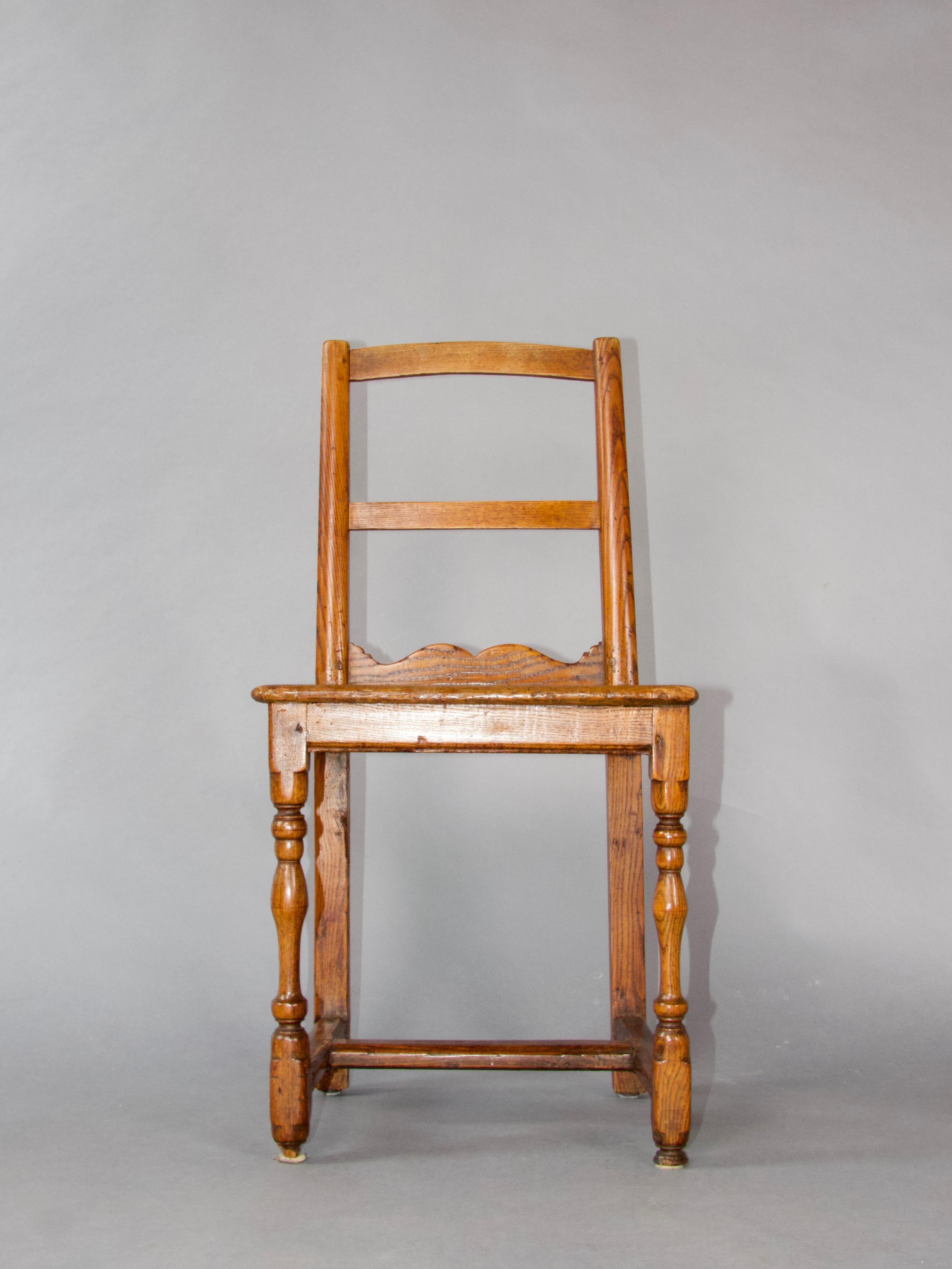 French alp Louis XIII style chair In Good Condition For Sale In grand Lancy, CH