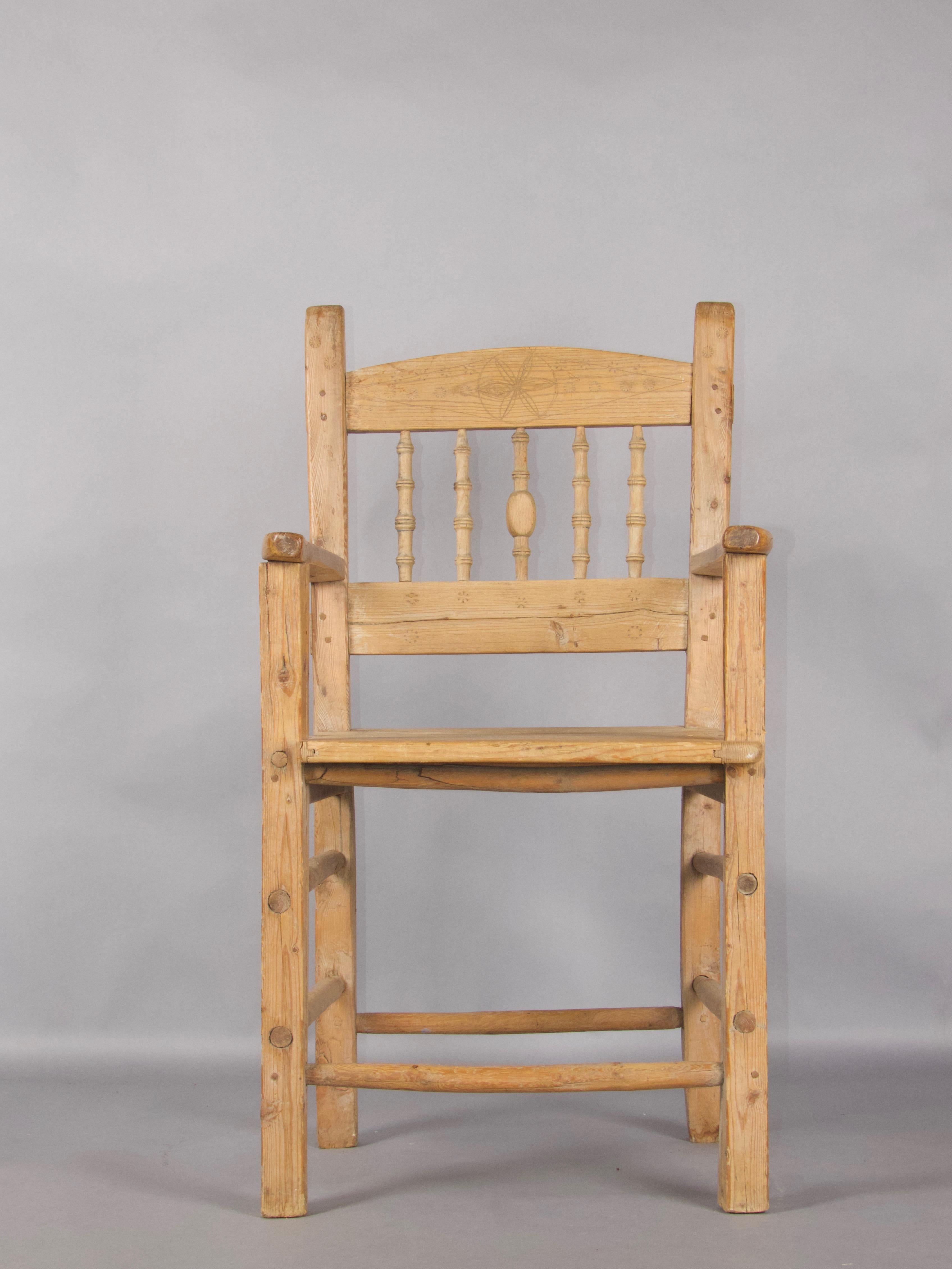 French alp wood armchair In Good Condition For Sale In grand Lancy, CH