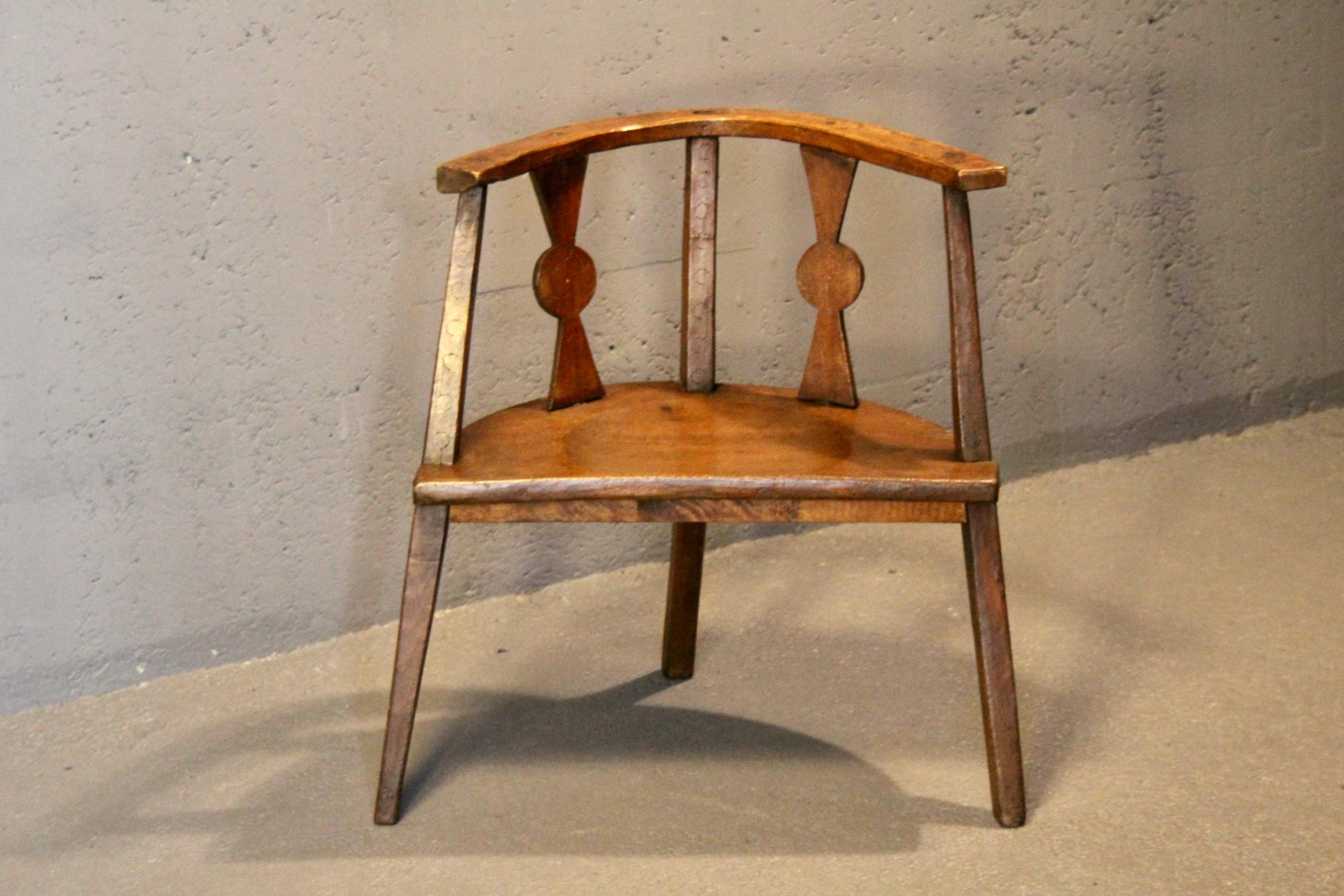 Unica poltrona francese in legno d'alpeggio