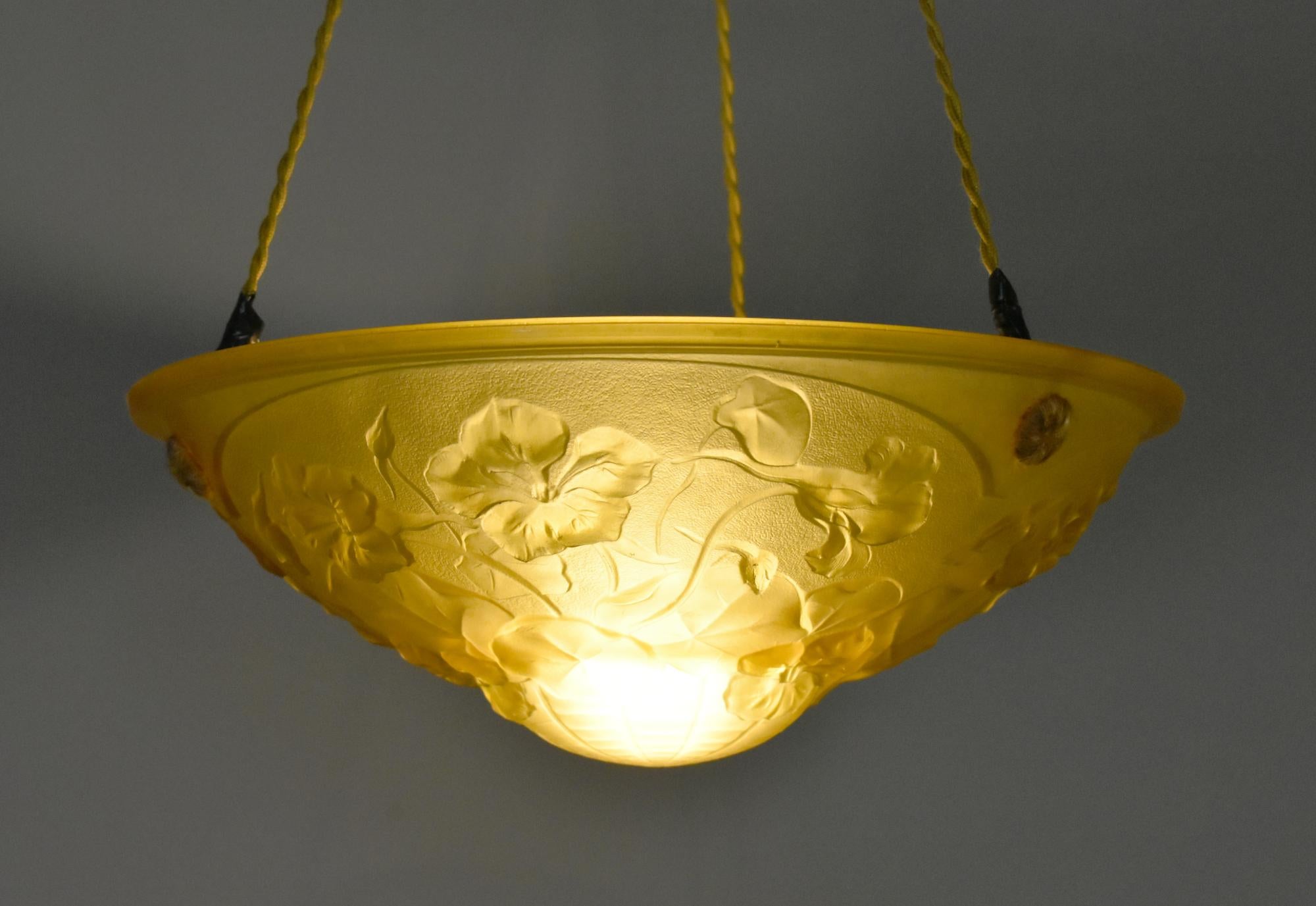 French Amber Art Deco Ceiling Light / Plafonnier For Sale 1