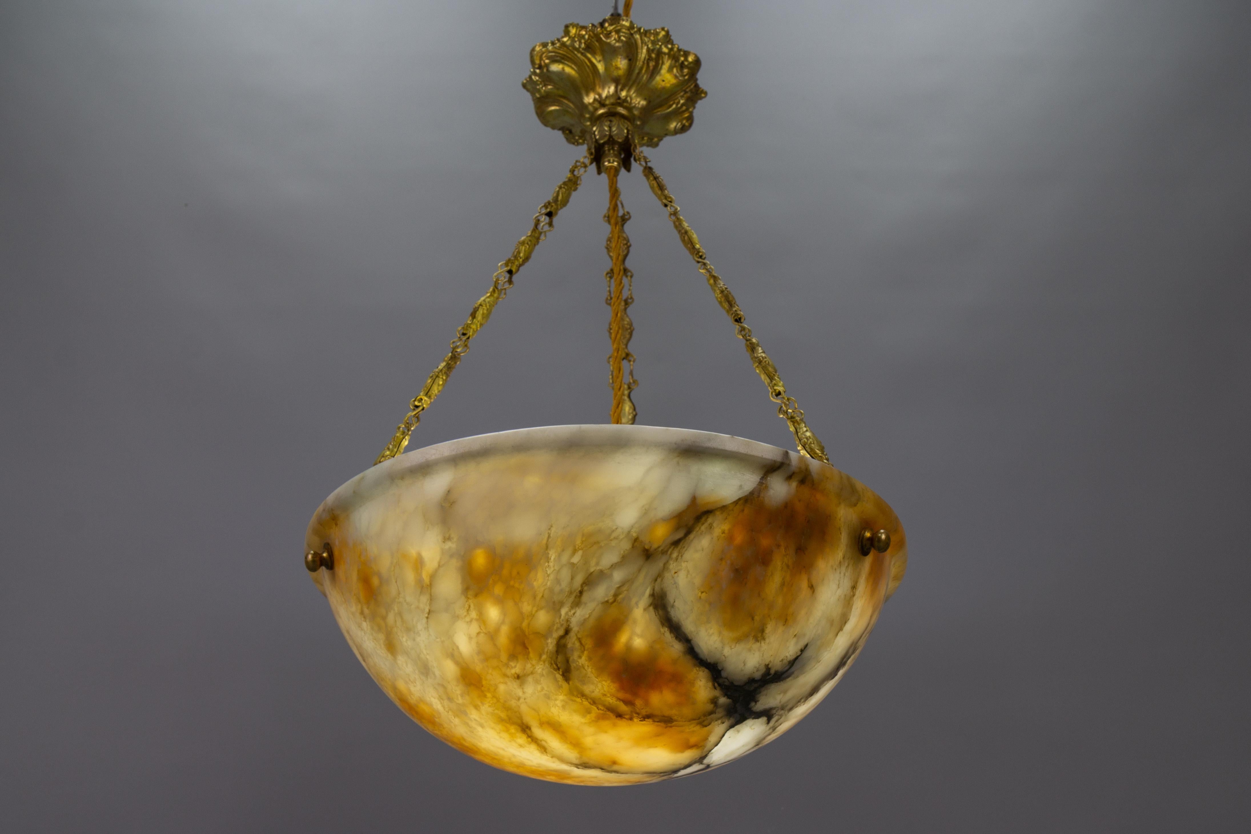 French Amber Color Alabaster and Brass Pendant Light, circa 1930 For Sale 2