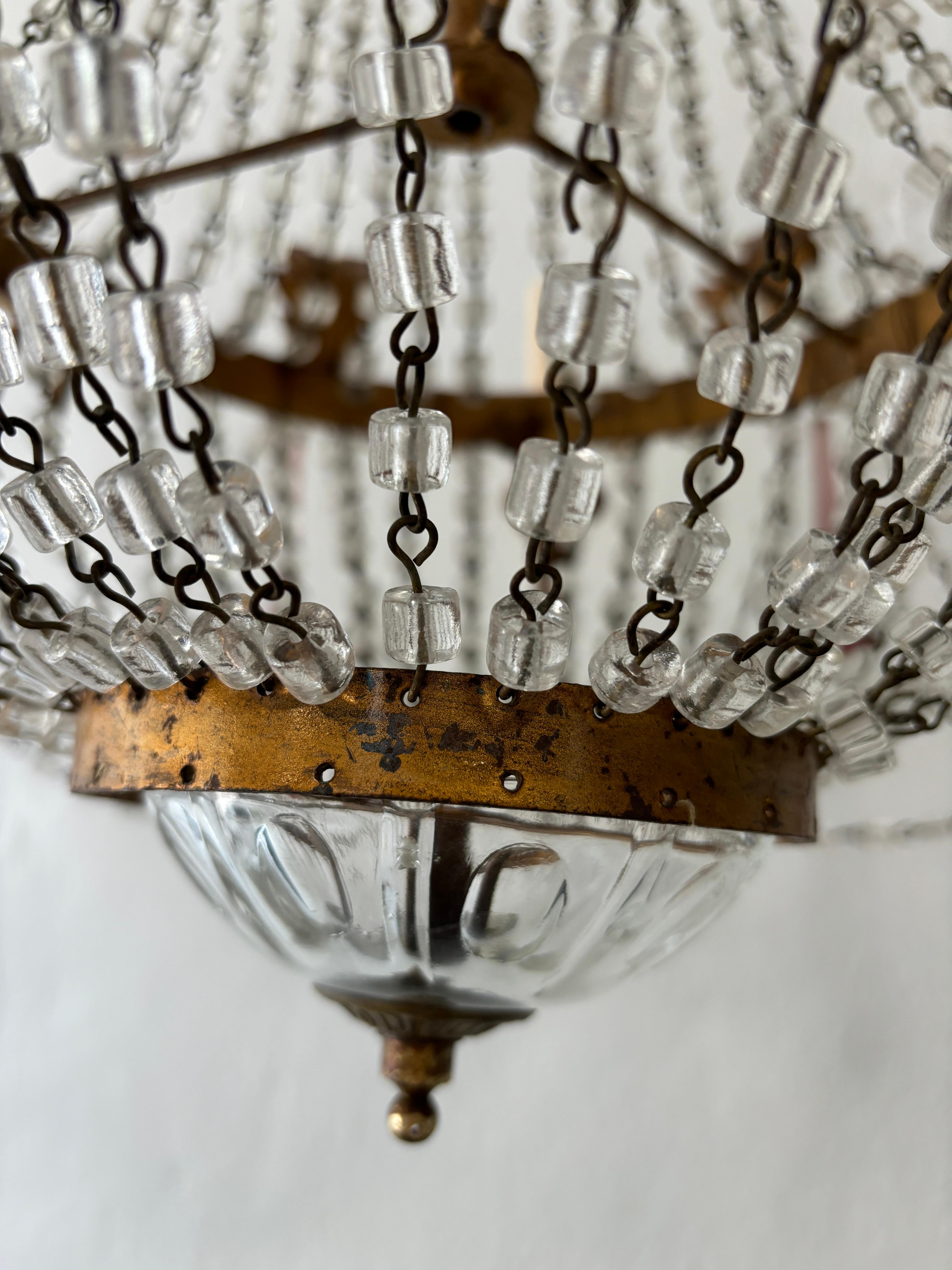 Lampadario francese in vetro di Murano ametista Empire Macaroni Swags con doratura in oro del 1900 ca. in vendita 4