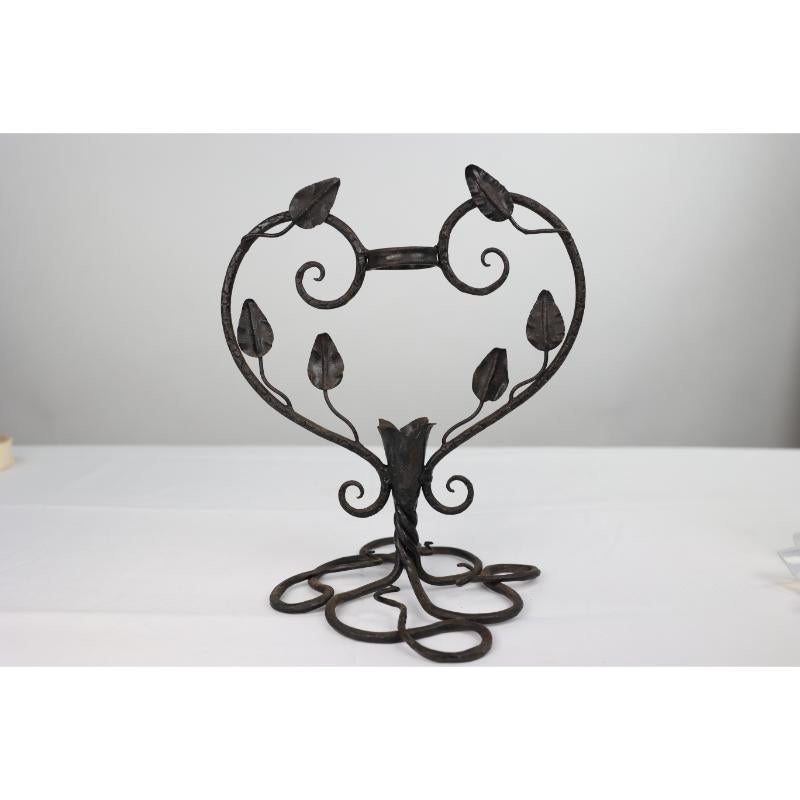 Art Nouveau French hand made iron epergne with a green & Vaseline glass flower. For Sale 4