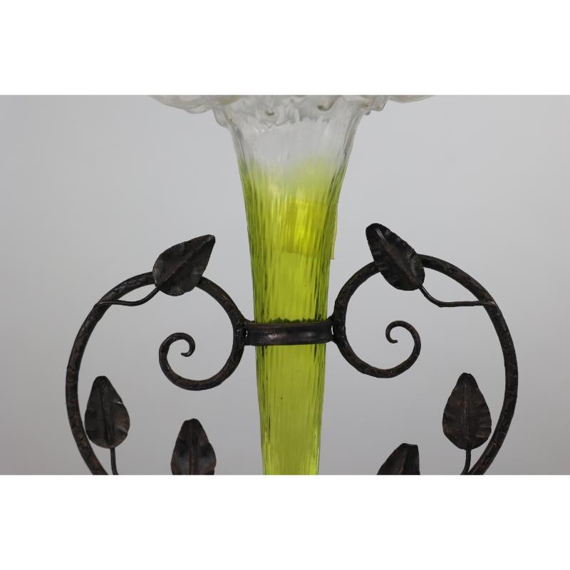 Art Nouveau French hand made iron epergne with a green & Vaseline glass flower. For Sale 7