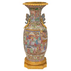 Collaboration française et asiatique, porcelaine Louis XVI Famille Rose du XIXe siècle