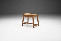 Tabouret angulaire français, France vers les années 1940