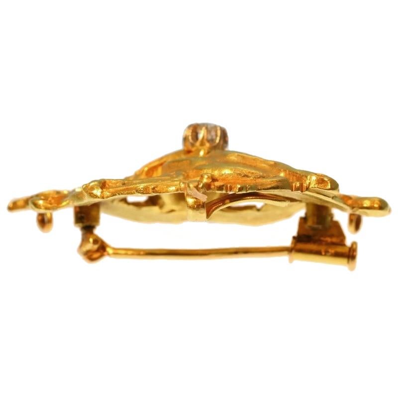 Victorian French Antique .15 Carat Diamond & 18 Karat Yellow Gold Griffin Brooch For Sale