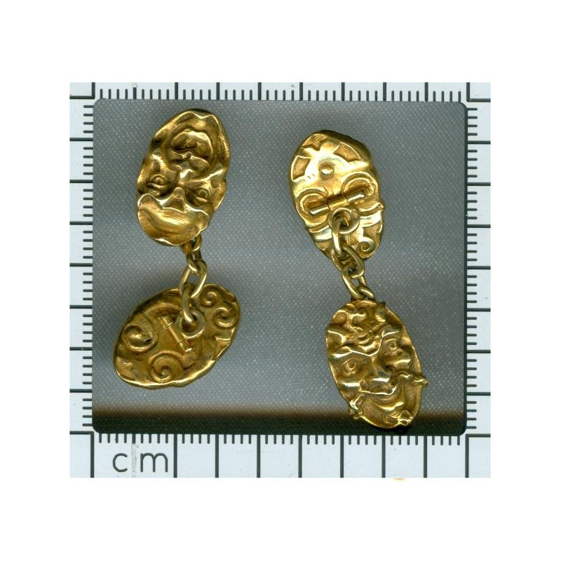 French Antique 18 Karat Yellow Gold Greek Comedy Mask Tragedy Theater Cufflinks For Sale 2