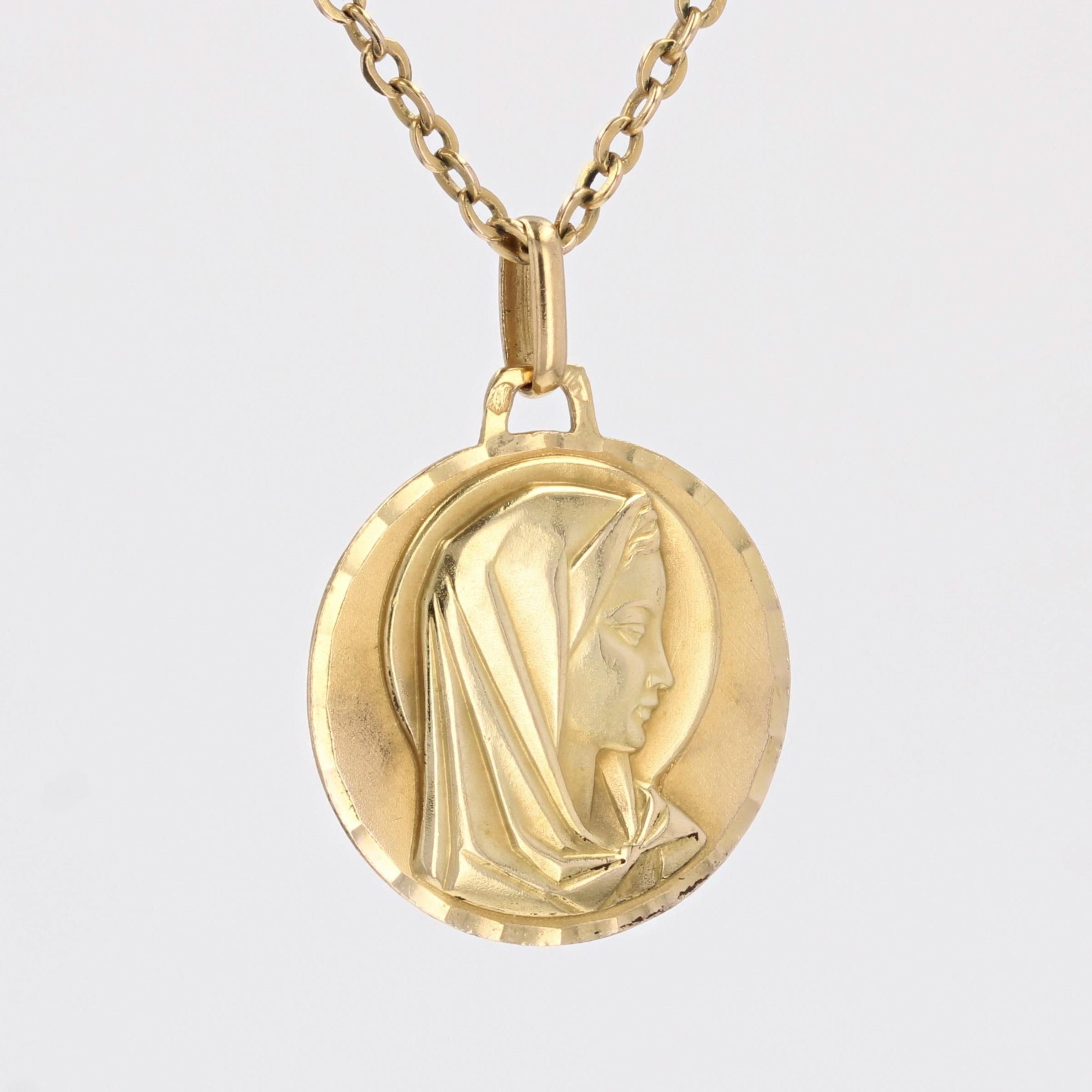 French Antique 18 Karat Yellow Gold Virgin Mary Haloed Medal Pendant In Good Condition For Sale In Poitiers, FR
