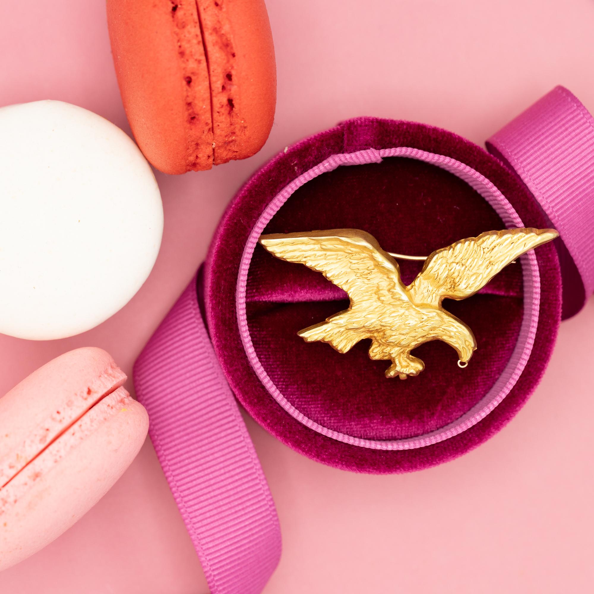 French Antique - 18k gold Victorian flying eagle brooch - power & vision pin In Good Condition In Antwerp, BE