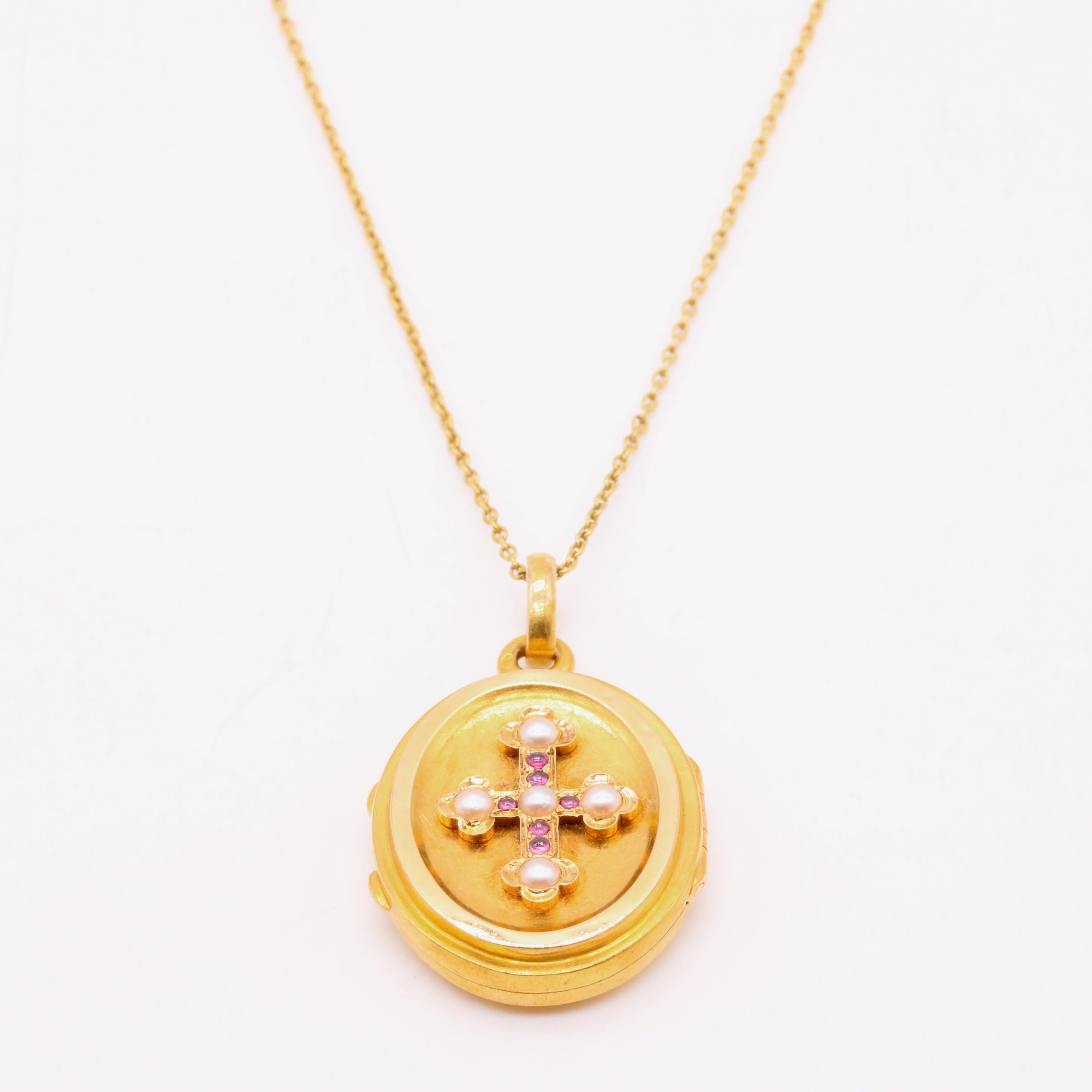 French Antique 18K Yellow Gold Ruby and Pearl Cross Locket For Sale 4