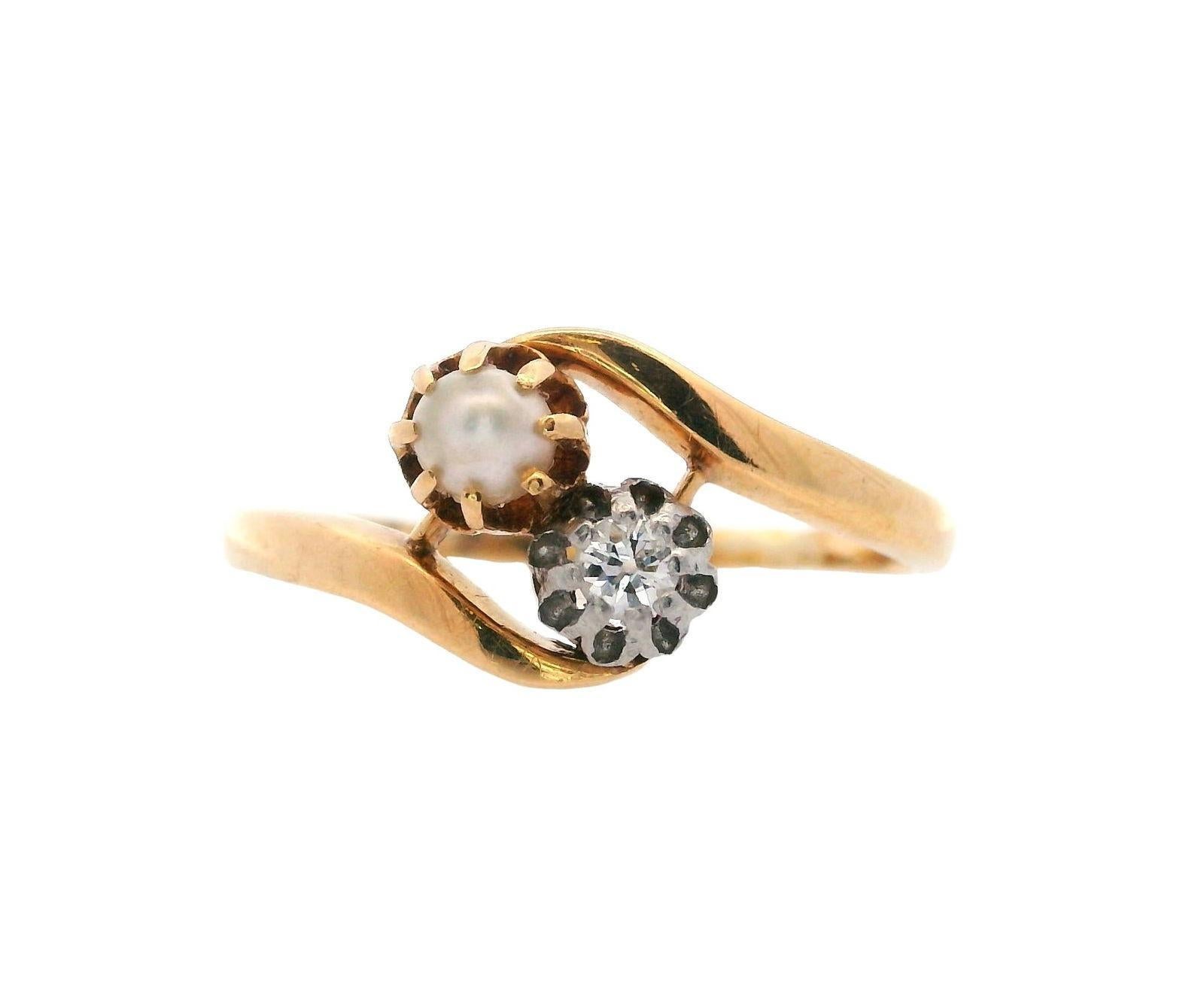 FRENCH Edwardianischer Ring aus 18 Karat Gold und Platin mit Perlen und Diamanten (Belle Époque) im Angebot