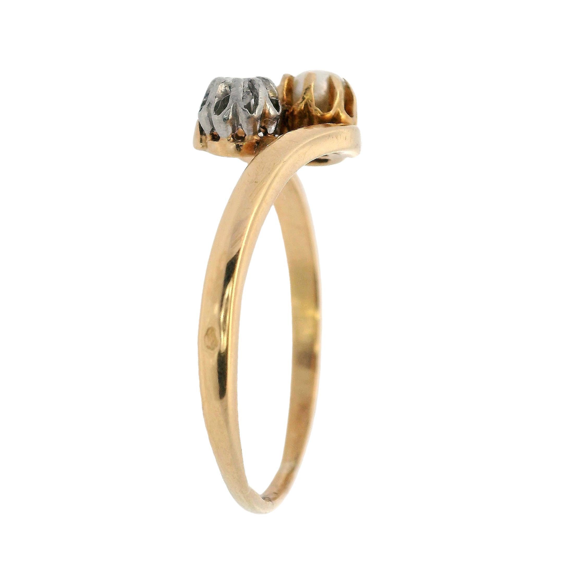 FRENCH Edwardianischer Ring aus 18 Karat Gold und Platin mit Perlen und Diamanten (Rundschliff) im Angebot