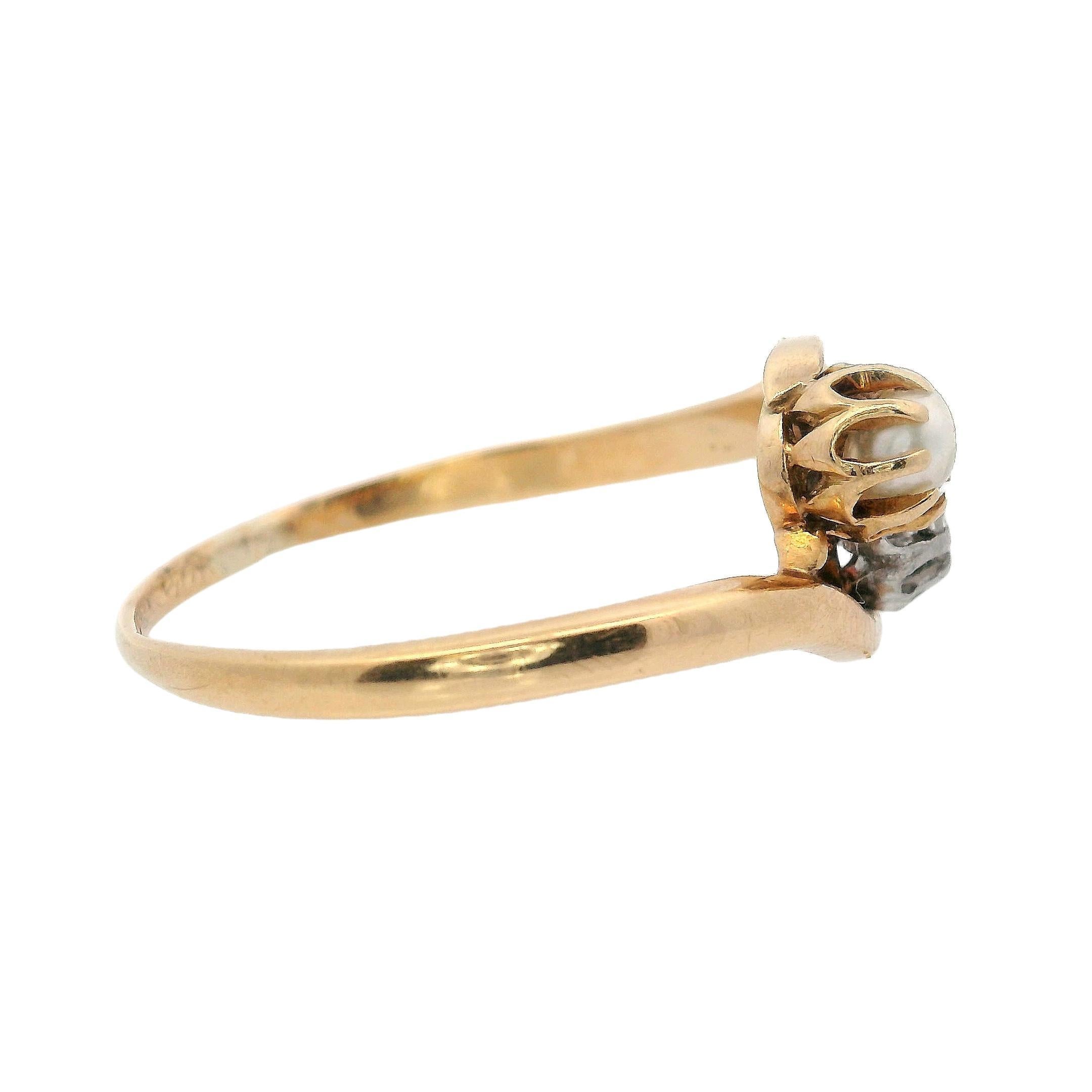 FRENCH Edwardianischer Ring aus 18 Karat Gold und Platin mit Perlen und Diamanten im Zustand „Hervorragend“ im Angebot in Aventura, FL