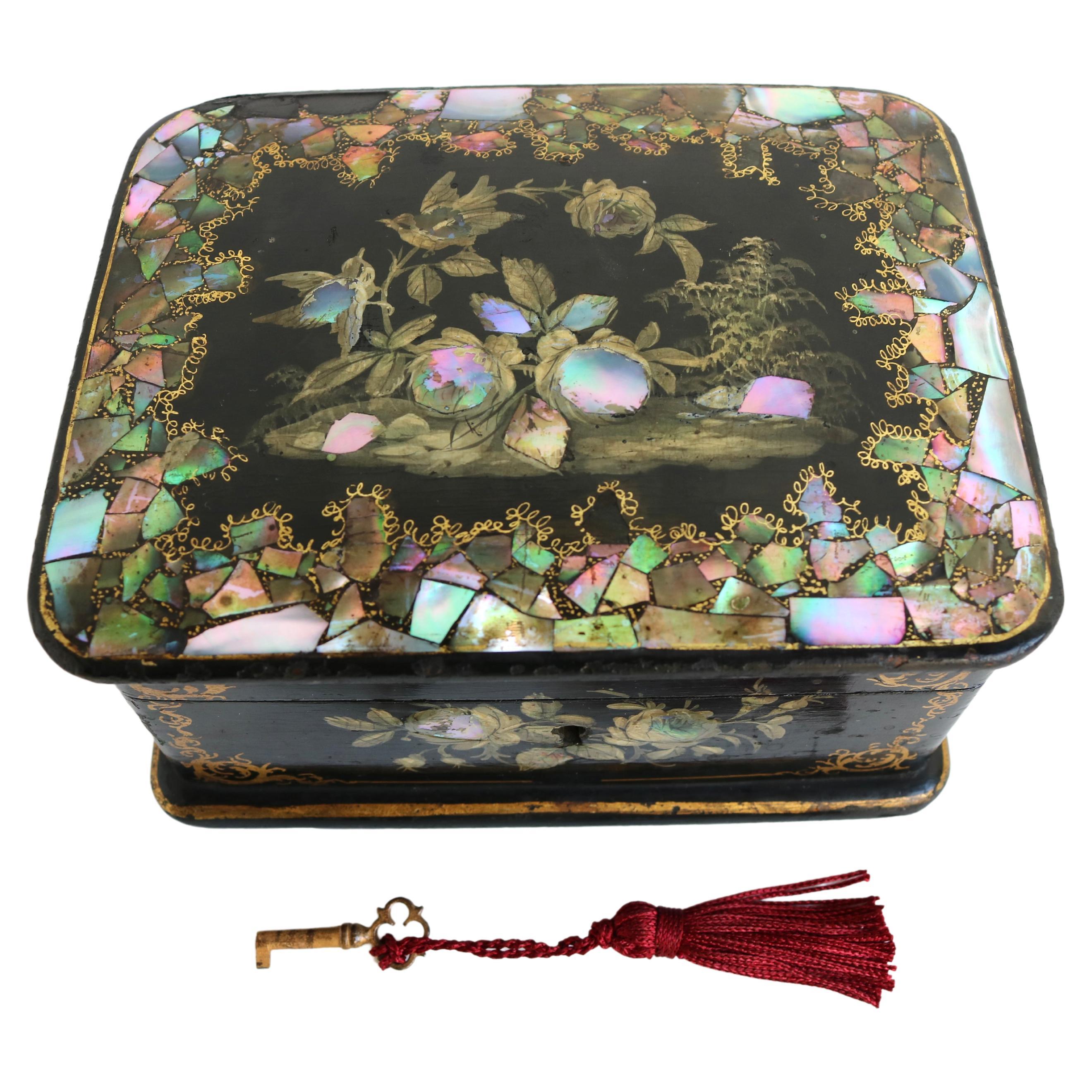 Asian Lacquered Mother of Pearl Biomorphic Jewelry Box For Sale at 1stDibs