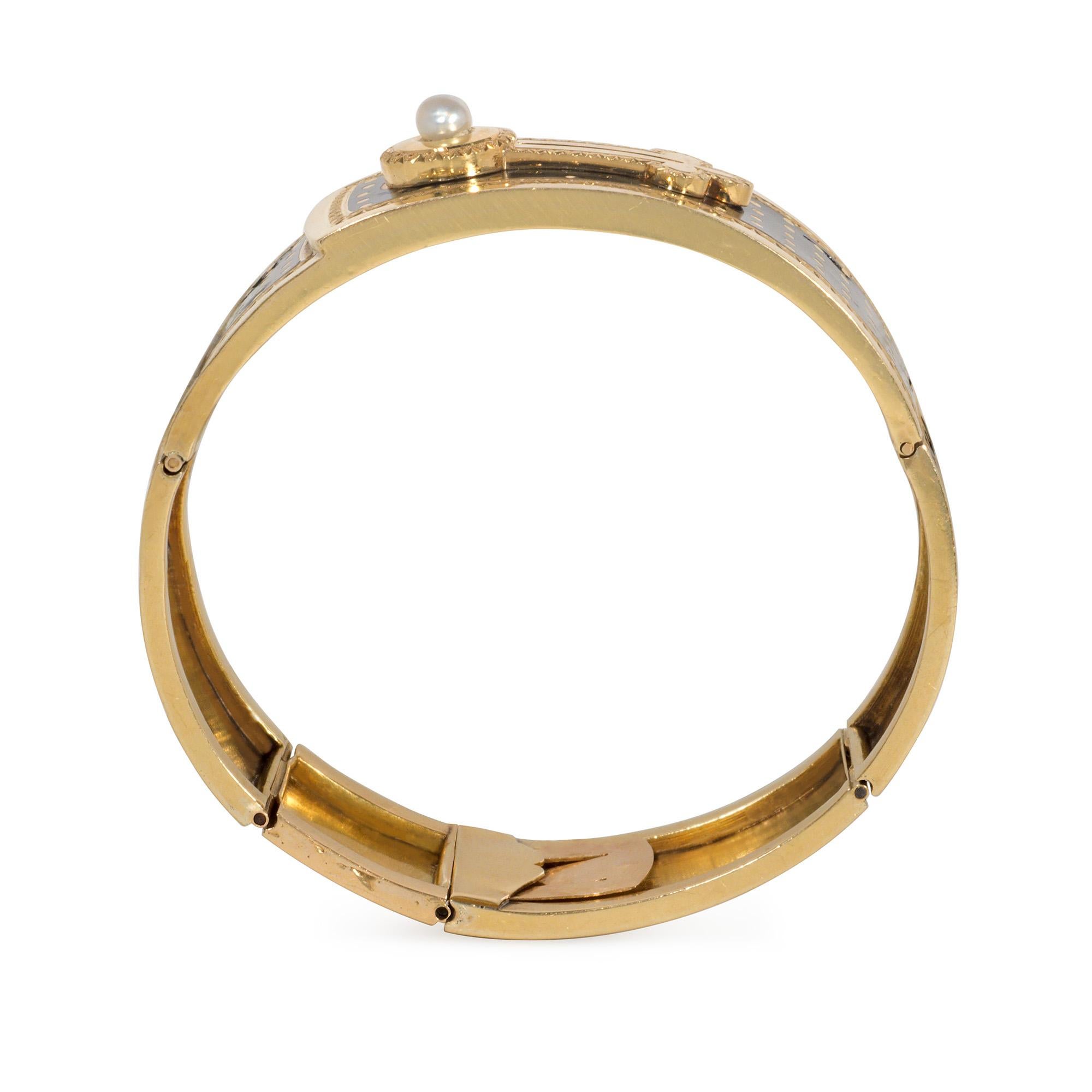 Vittoriano Antique French del XIX secolo Bracciale con bottoni in oro, smalto nero e perle in vendita