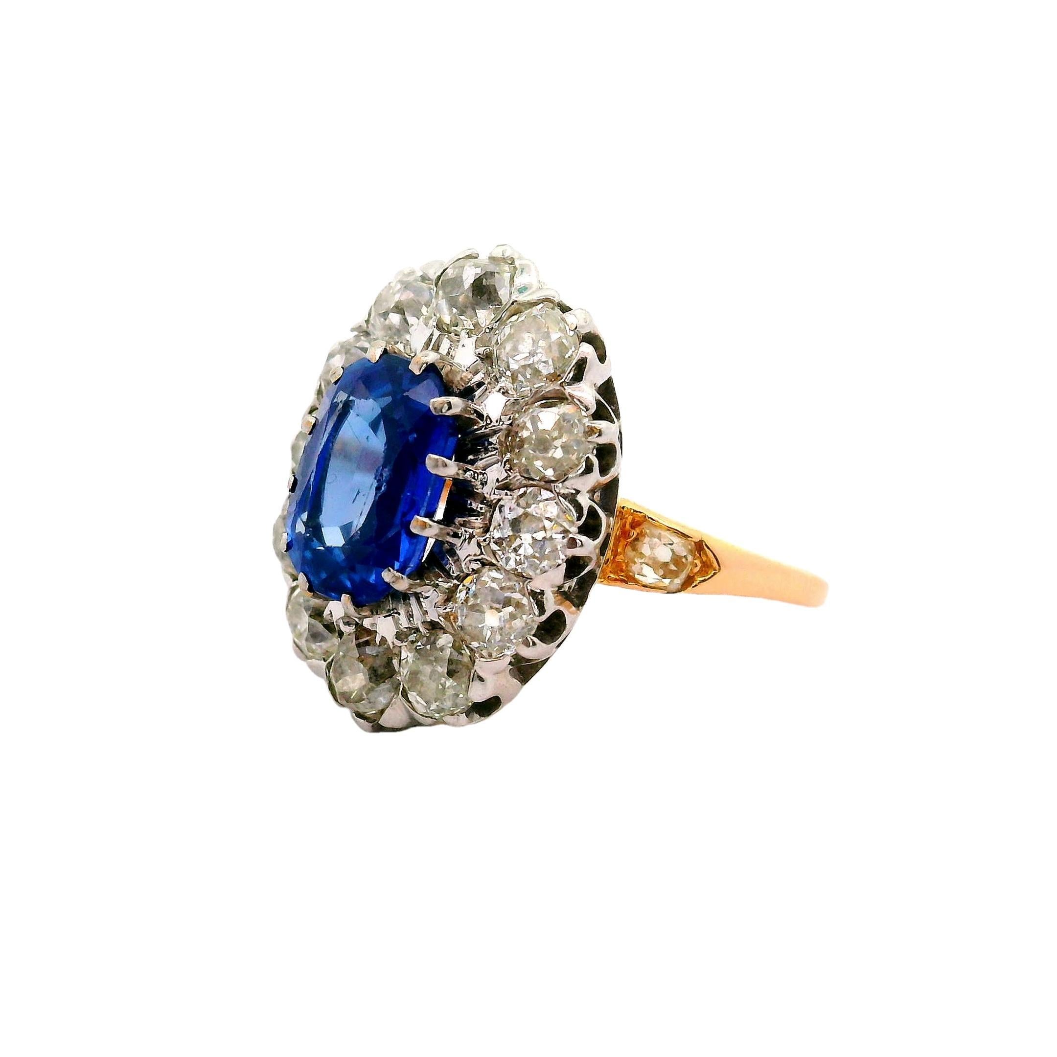 French Antique 2.81 Kashmir Sapphire Diamond 14k Yellow Gold & Platinum Ring In Excellent Condition For Sale In Beverly Hills, CA