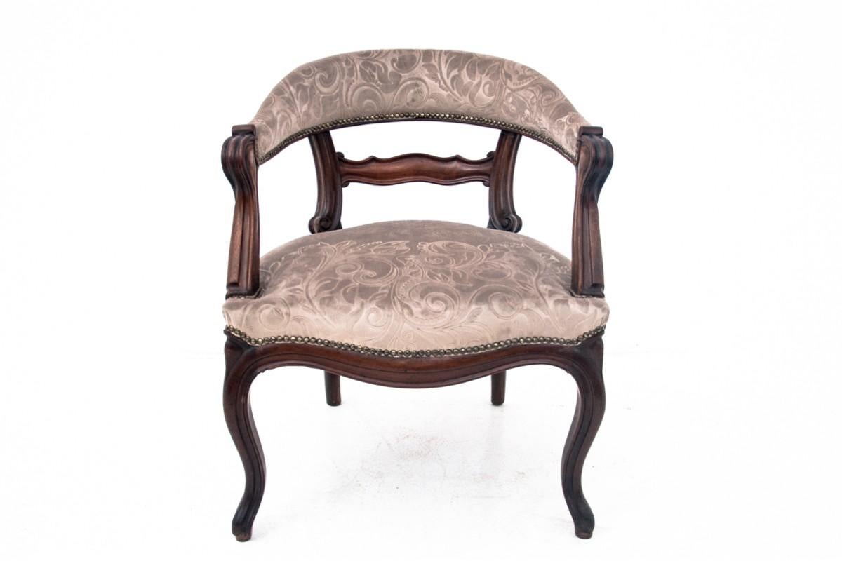 Late 19th Century French antique armchair, circa 1870. Restored. 