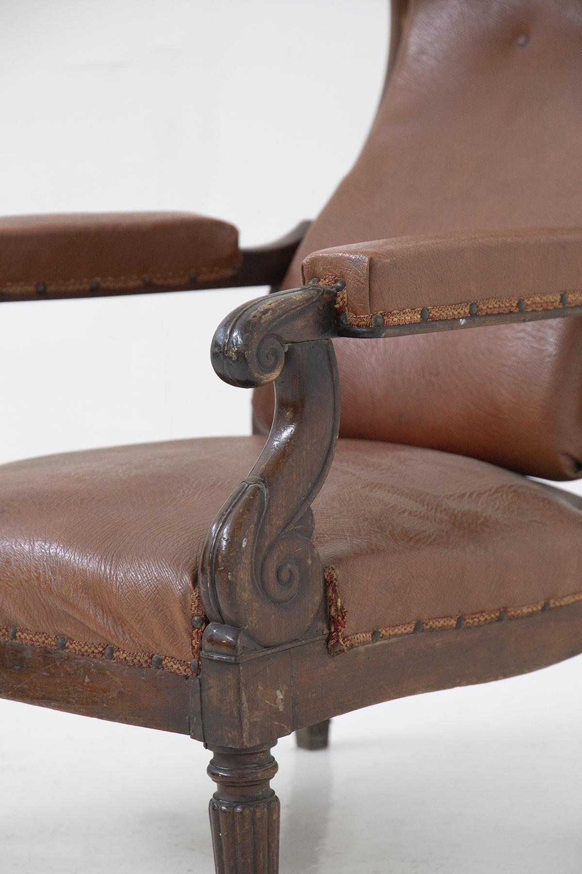 French Antique Armchair in Original Wood and Leather For Sale 3