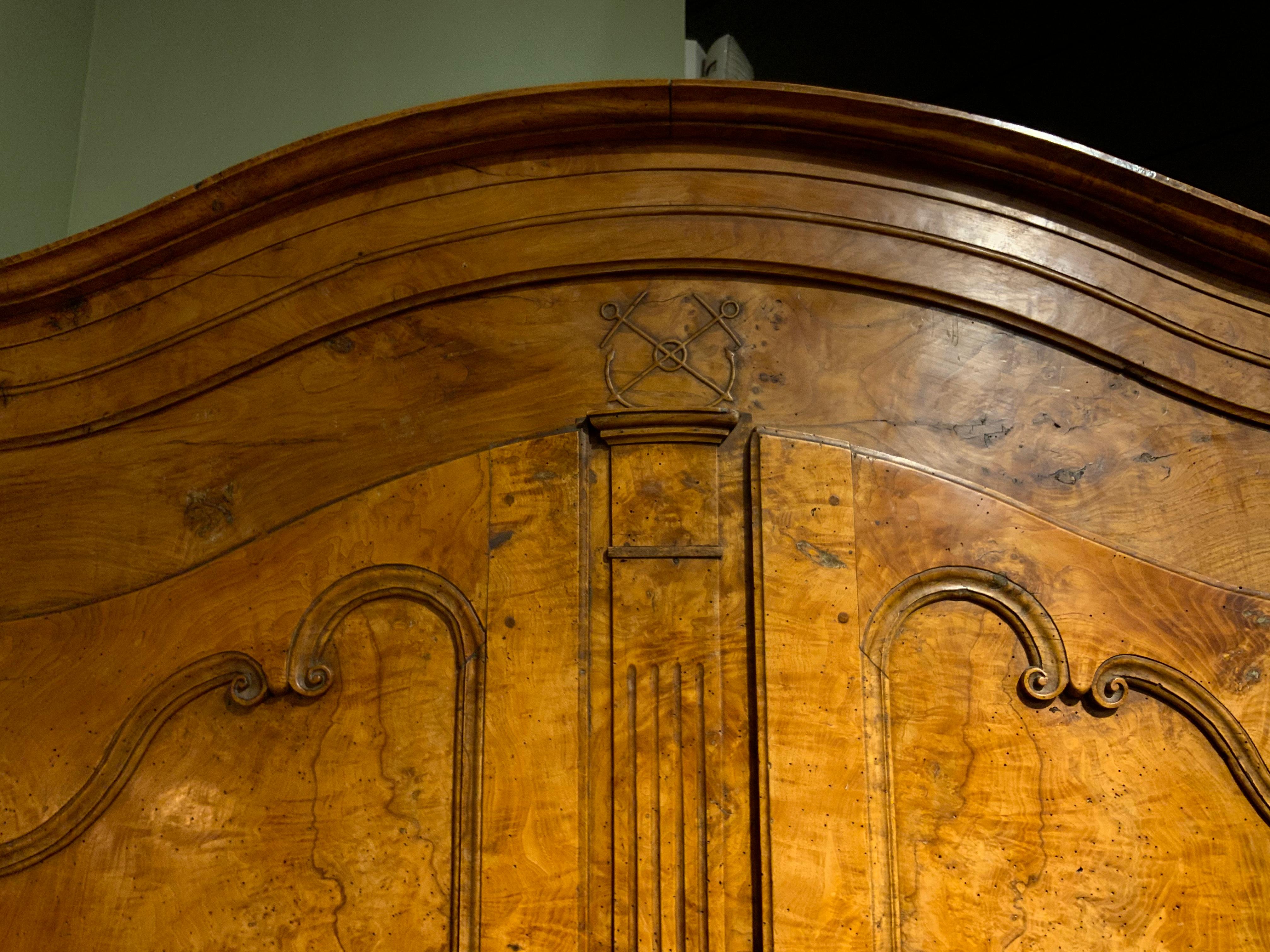 Armoire francese antico, inizio XIX secolo, con 3 ripiani, Luigi XV in vendita 3