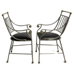 Paire de chaises Art déco françaises anciennes en acier avec décorations dorées 
