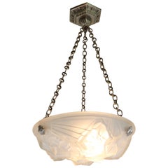 Lampadario a sospensione francese d'epoca Art Deco di Mouynet Design 1920 Bianco