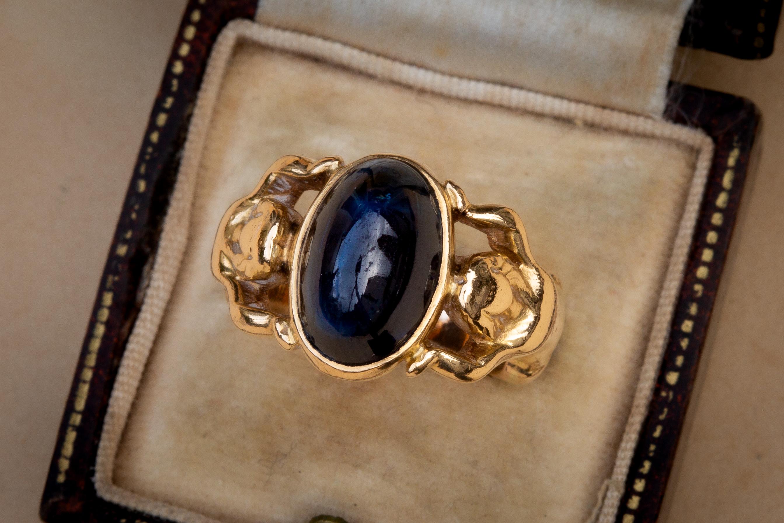 French Antique Art Nouveau 18K Gold Sapphire Cabochon Ring 7