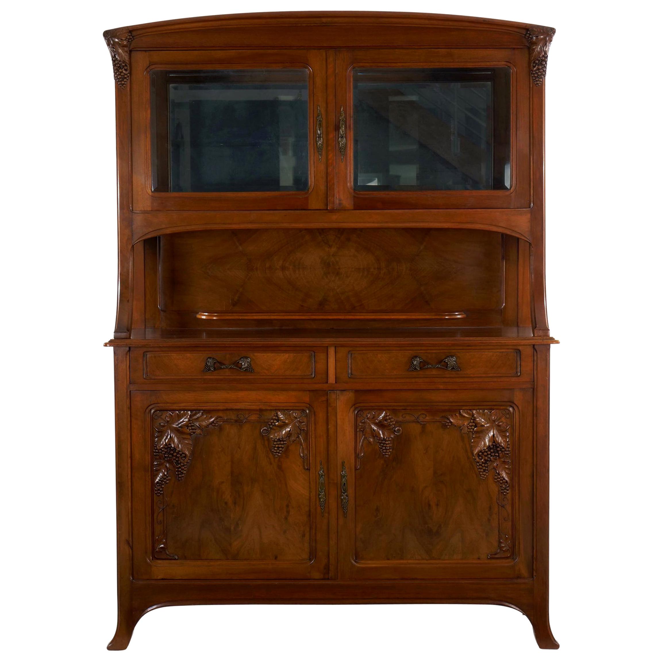 Antique French Art Nouveau Buffet in Carved Chestnut Wood, circa 1900